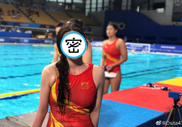 中國大陸水球代表隊女將美照曝光爆紅。(翻攝自熊敦瀚微博)
