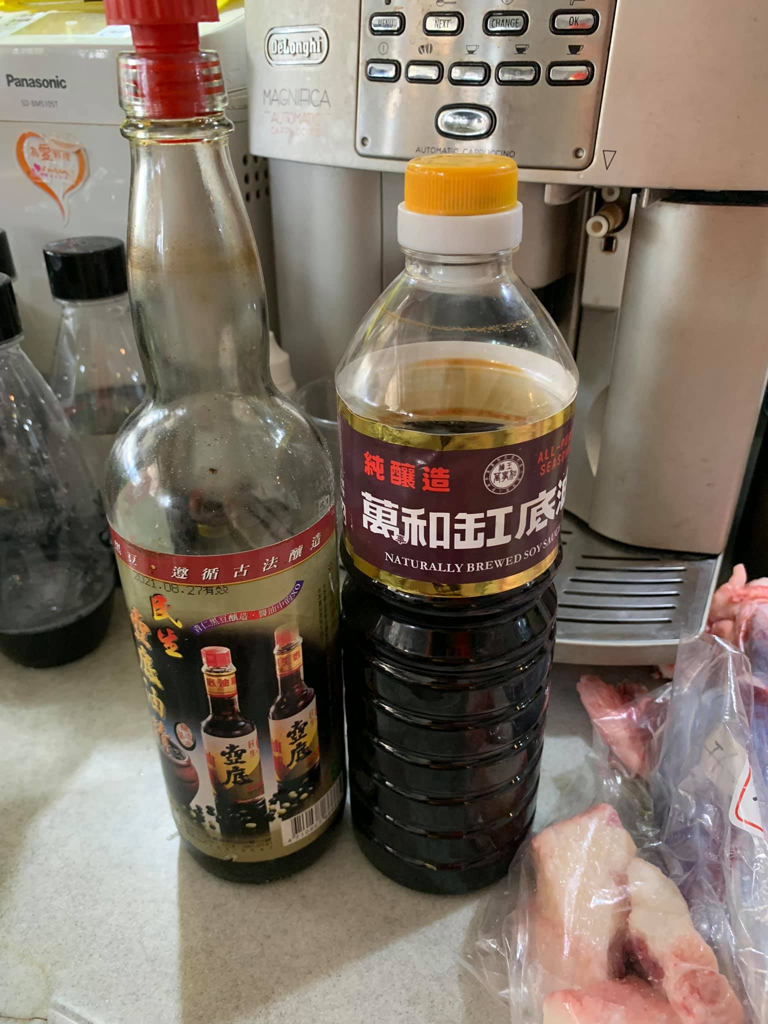 今天用萬和缸底油和民生壺底油，加起來約1瓶的量。