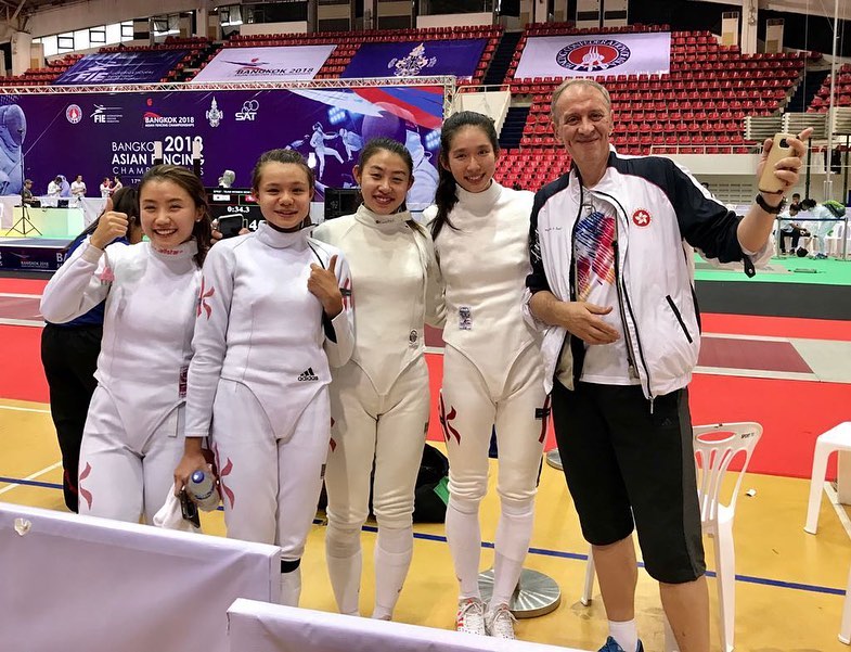 江旻憓(右2)11歲開始學擊劍,2019年世界排名第一,如今世界排名第7。(翻攝自江旻憓IG)