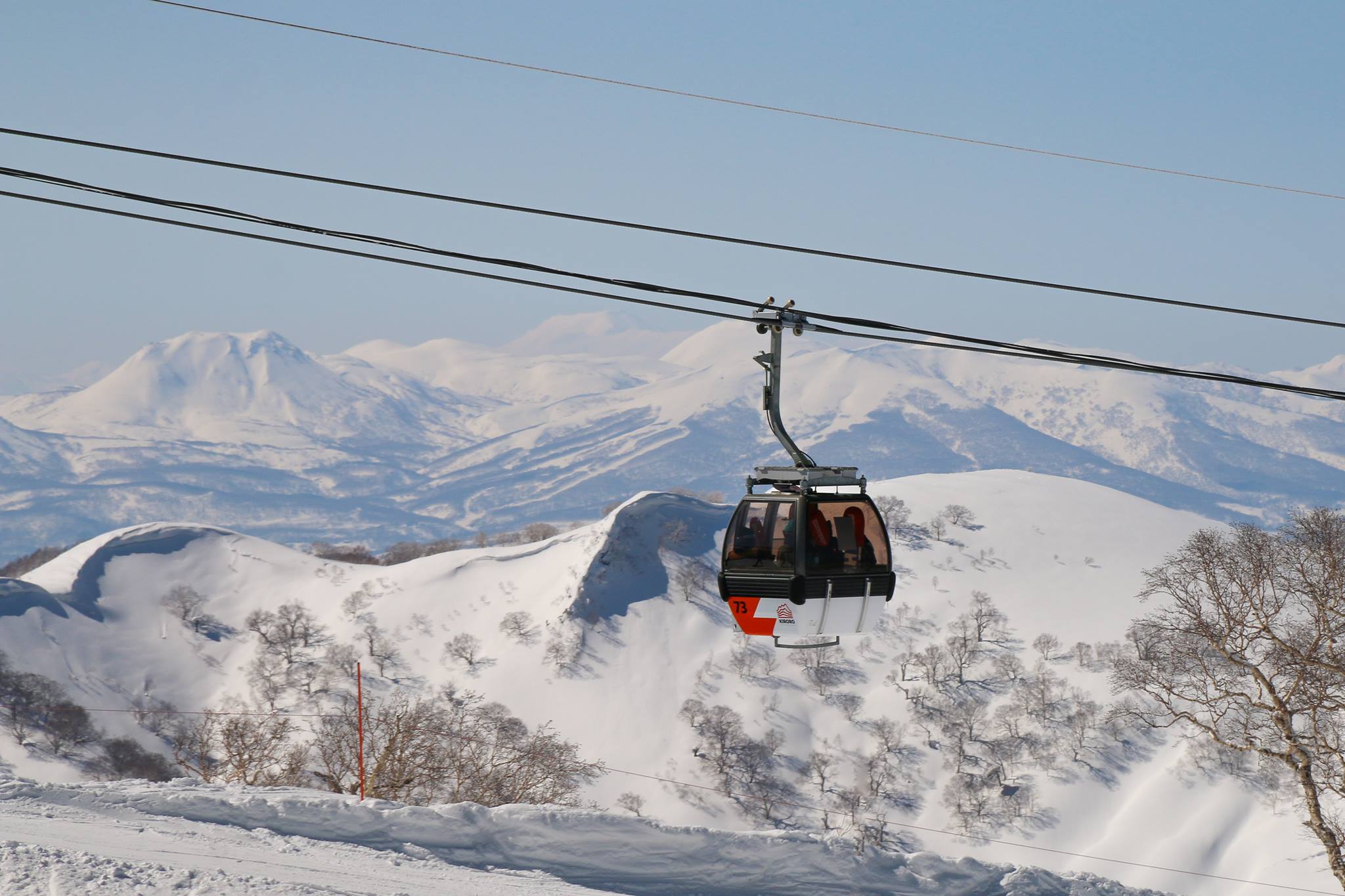 初雪谷度假村內的纜車貫穿全區域。（翻攝官方粉絲團）