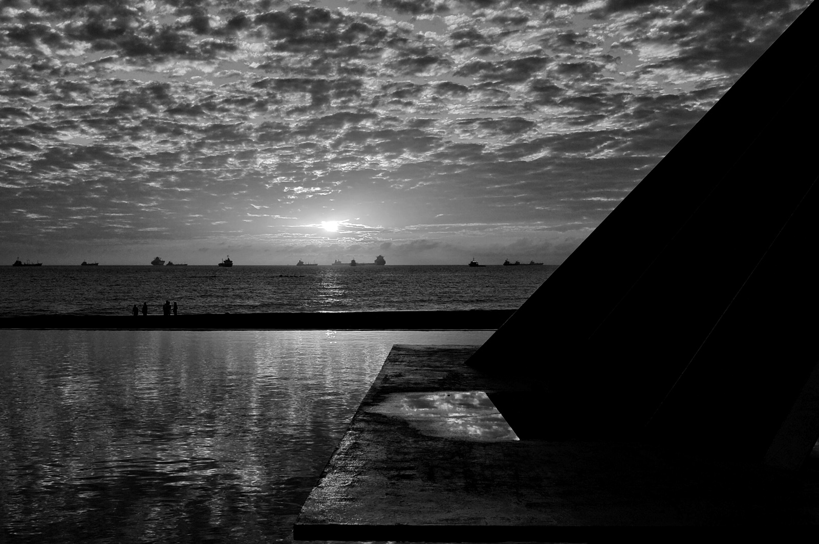 高雄旗津父跳海救子雙雙失蹤，父遺體今晨被尋獲。（示意圖，本刊資料照）