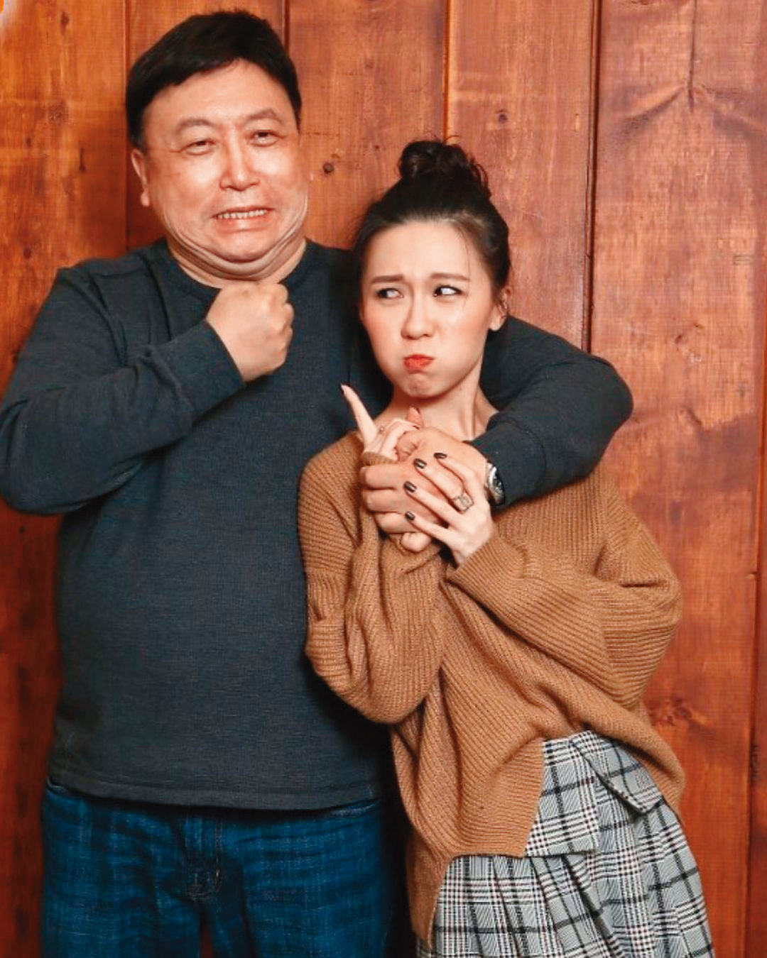 合作過無數美女的王晶認為自己的女兒王子涵顏值不足以當演員，還為阻止她入行實施經濟封鎖，但王子涵還是成了藝人。（王子涵IG）