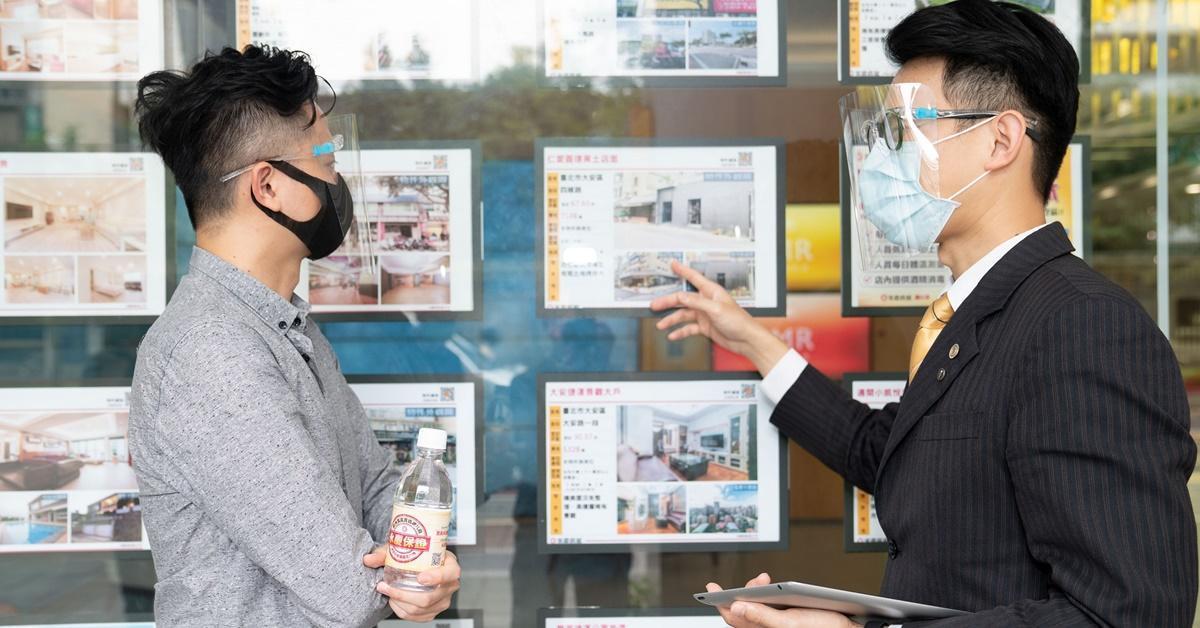 買房前應仔細把關所有房地產資訊,可諮詢房仲提供專業且完整的服務。