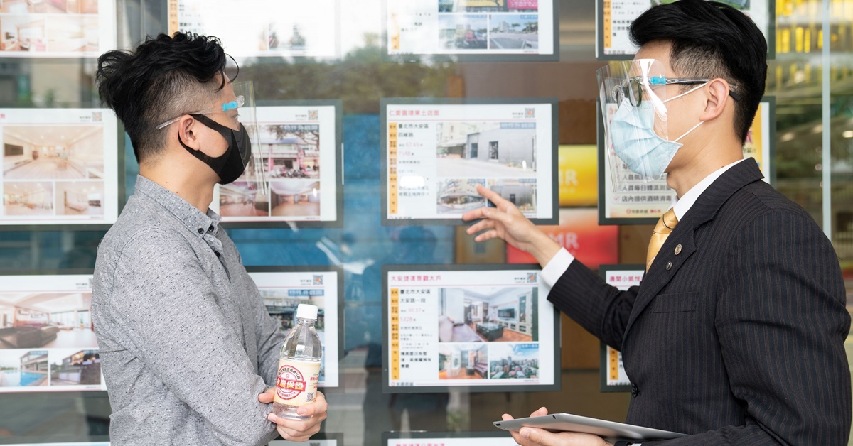 買房前應仔細把關所有房地產資訊，可諮詢房仲提供專業且完整的服務。