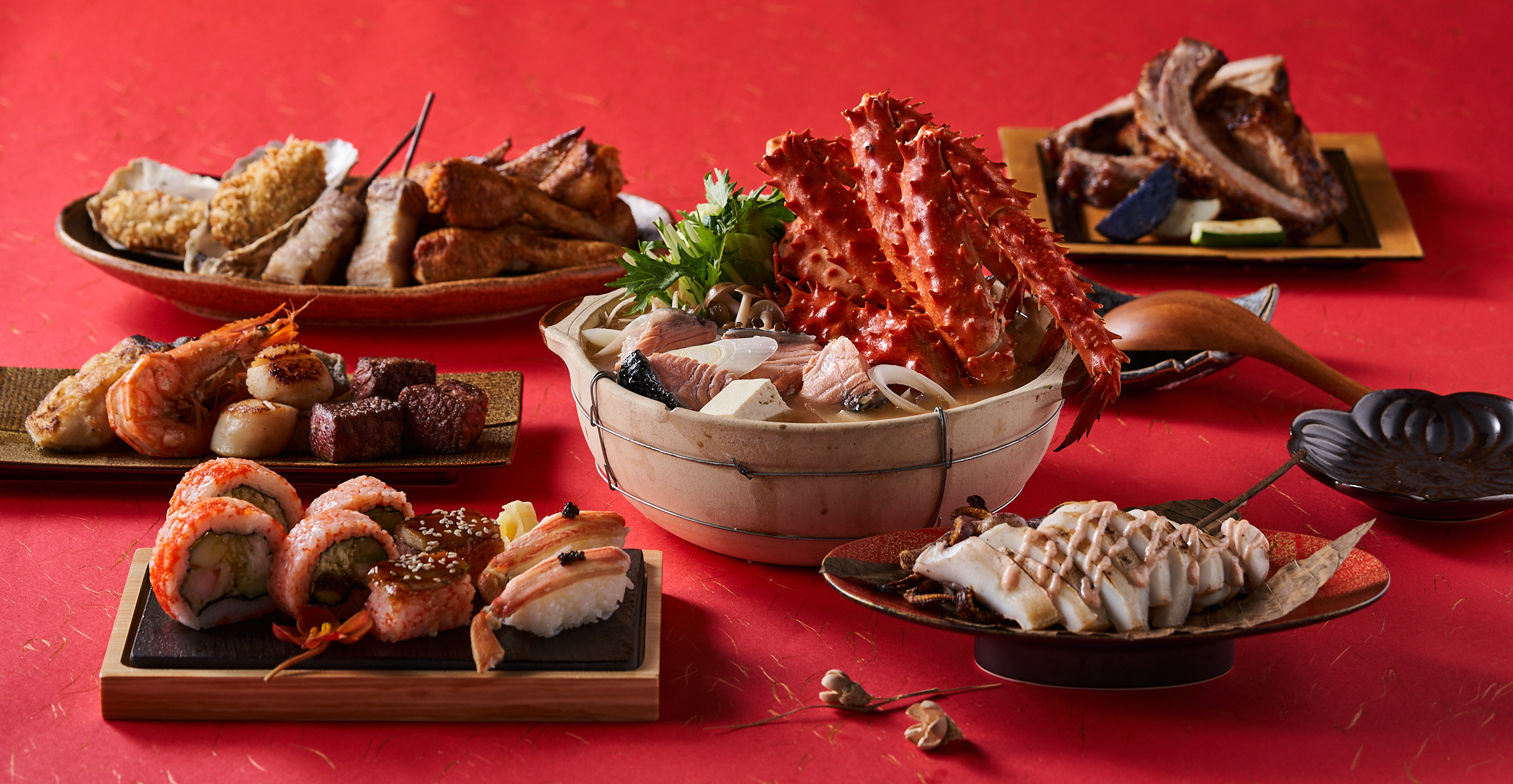 旭集外帶父親節套餐內含壽司特盛、帝王蟹鮭魚石狩鍋、軟絲朴葉燒佐明太子美乃滋等8道料理。（3888元/4人份）（饗賓集團提供）