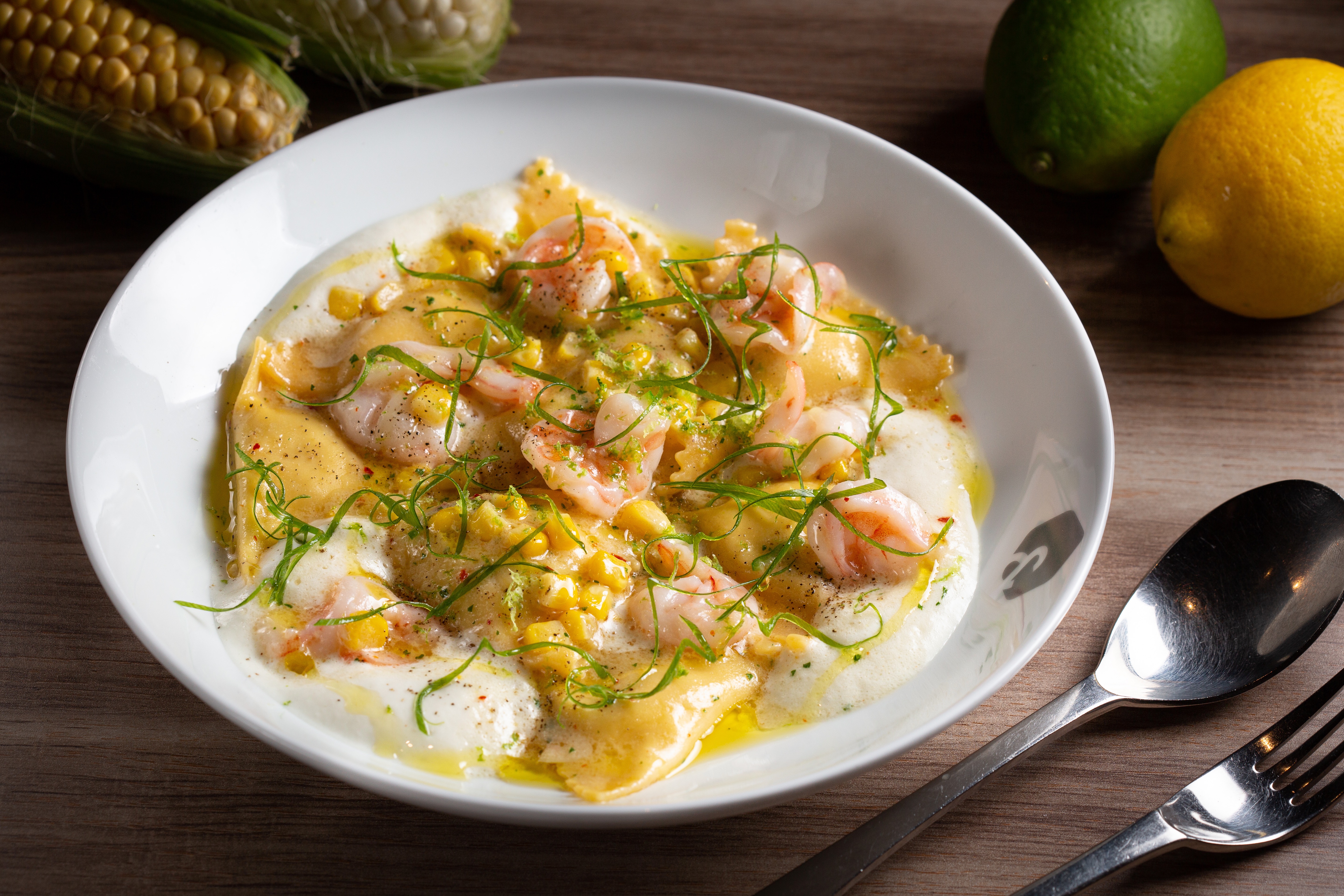 「Salt & Stone」甜潤討喜的「玉米半月餃」，放涼再吃，美味度不減。（380元／份）