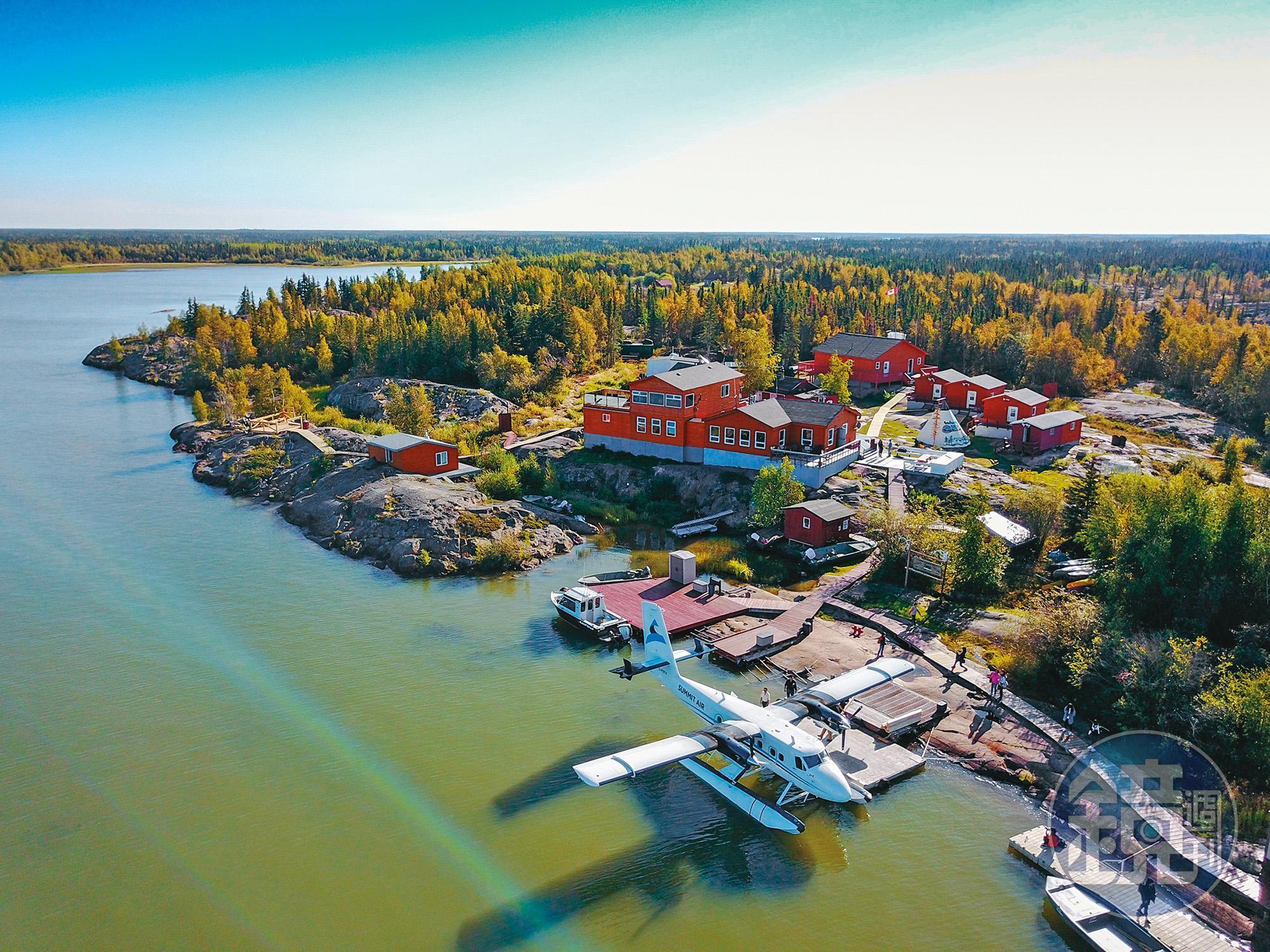 「Trout Rock Lodge」座落在大奴湖畔旁的Enodah島上。