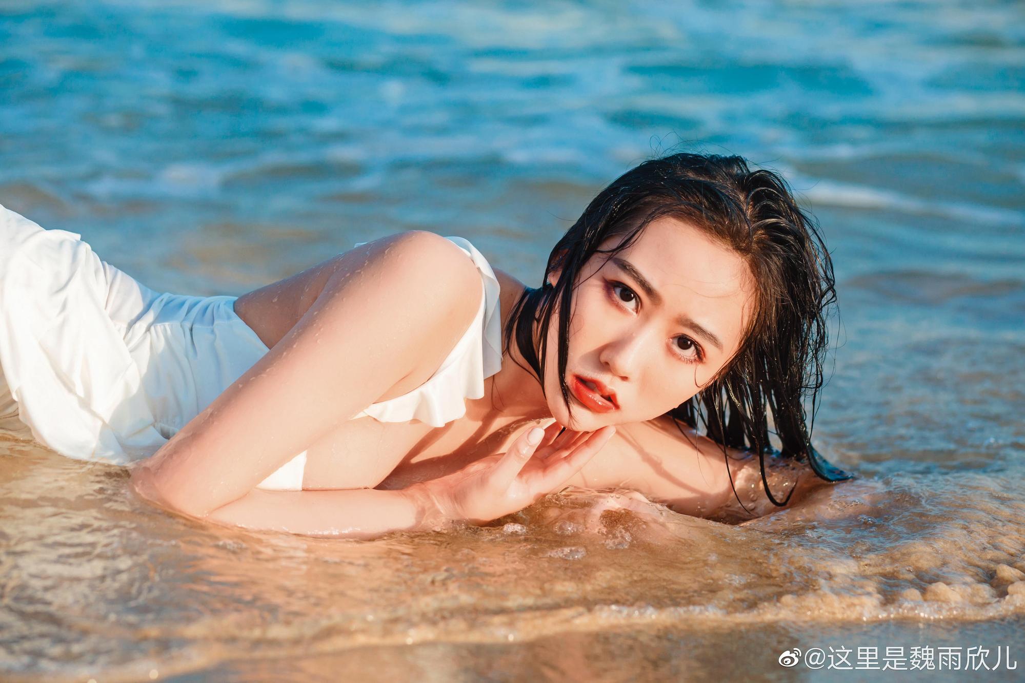 繼網紅都美竹、女星張丹三後,網美魏雨欣也爆出自己被吳亦凡先熱後冷對待。(翻攝自魏雨欣微博)