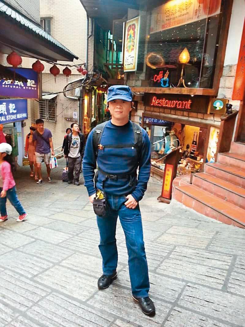 退役陸軍中校魏先儀(圖)居中牽線謝姓港商與張哲平及妻子謝漢秋認識,一行人至桃園遊湖吃飯,大享湖光山色美景,全被監控。(翻攝魏先儀臉書)