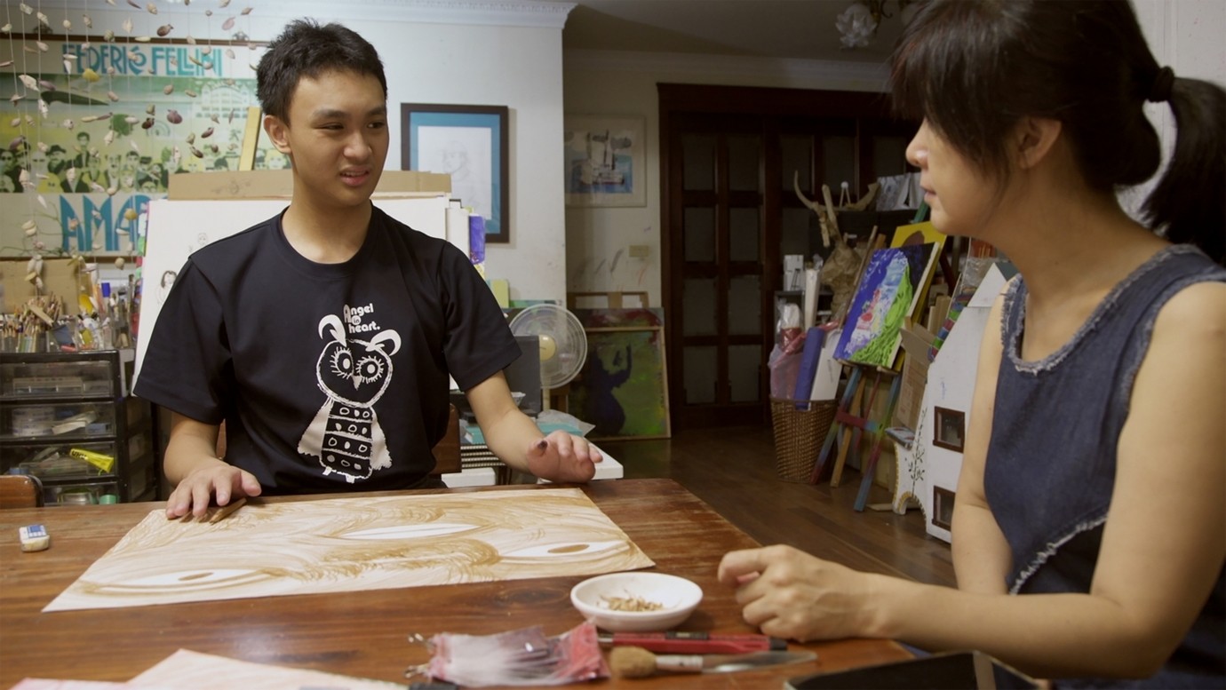 韓淑華（右）從事自閉兒藝術教育工作長達25年。（我們之間提供）