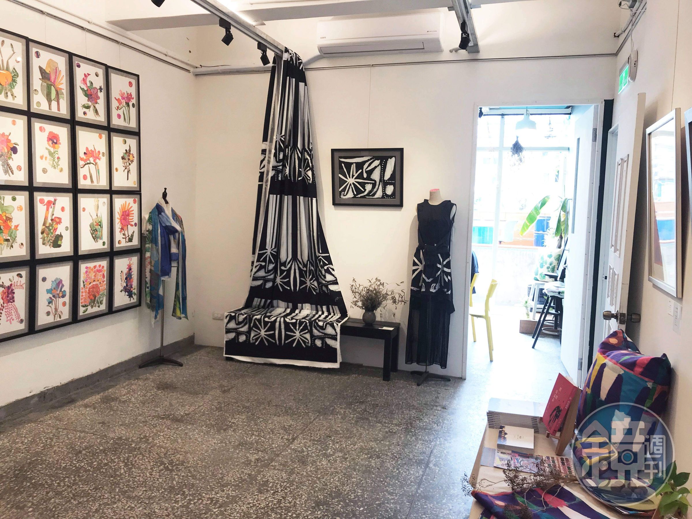 多寶藝術學堂內陳列各種學員創作與改造的作品。（我們之間提供）