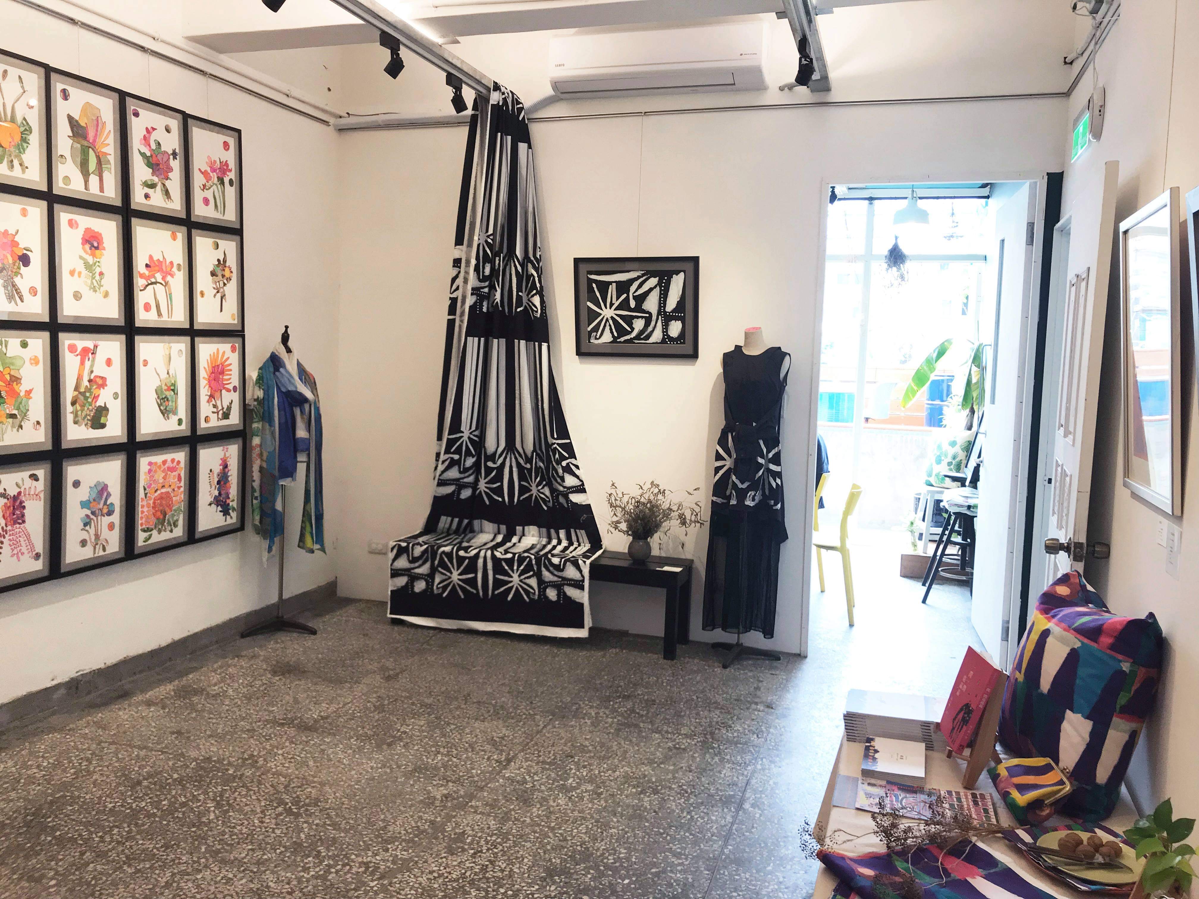 多寶藝術學堂內陳列各種學員創作與改造的作品。（我們之間提供）