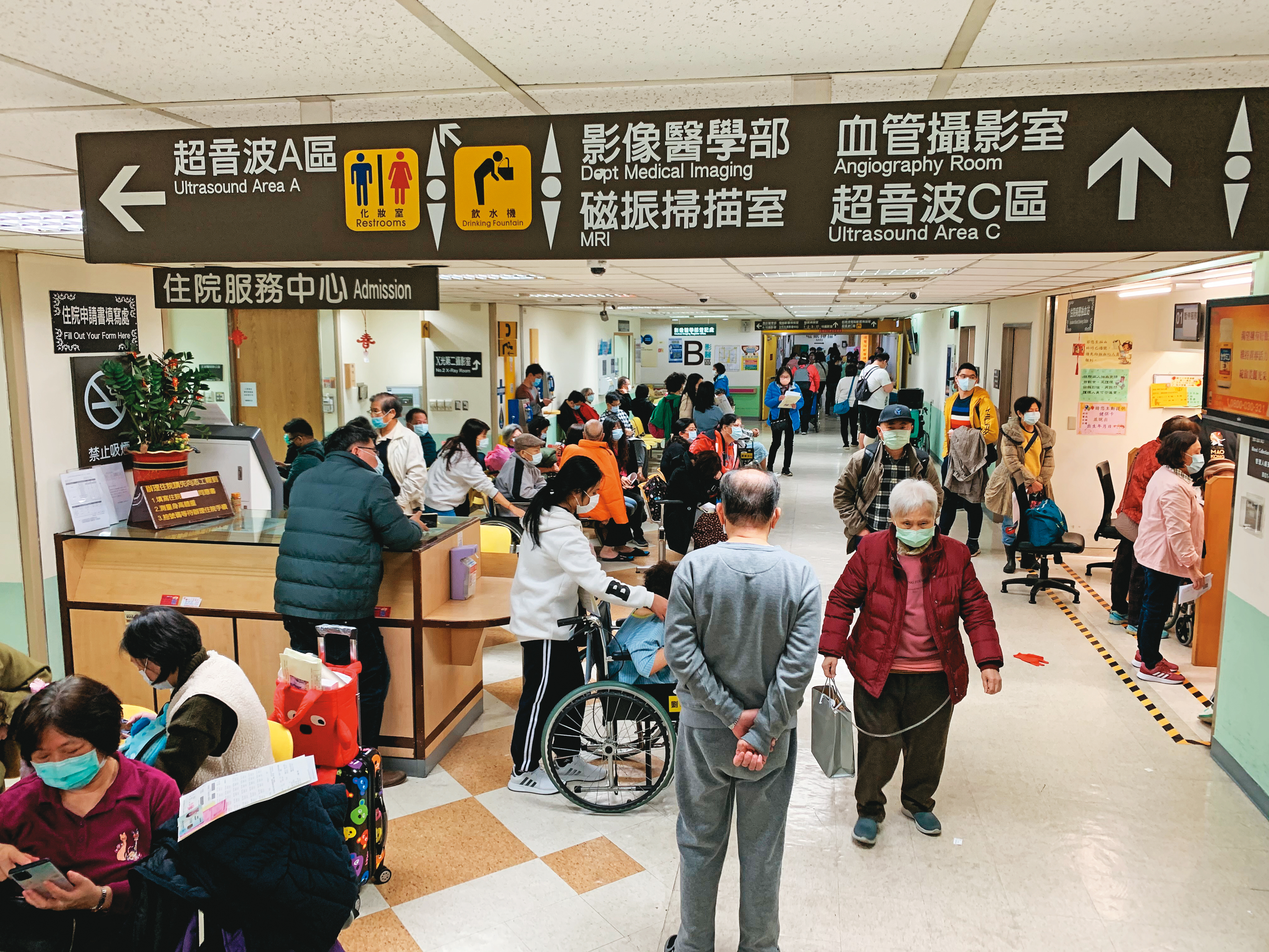 隨著大量的AI技術導入醫療體系，未來大型醫院人滿為患的現象可望獲得改善。