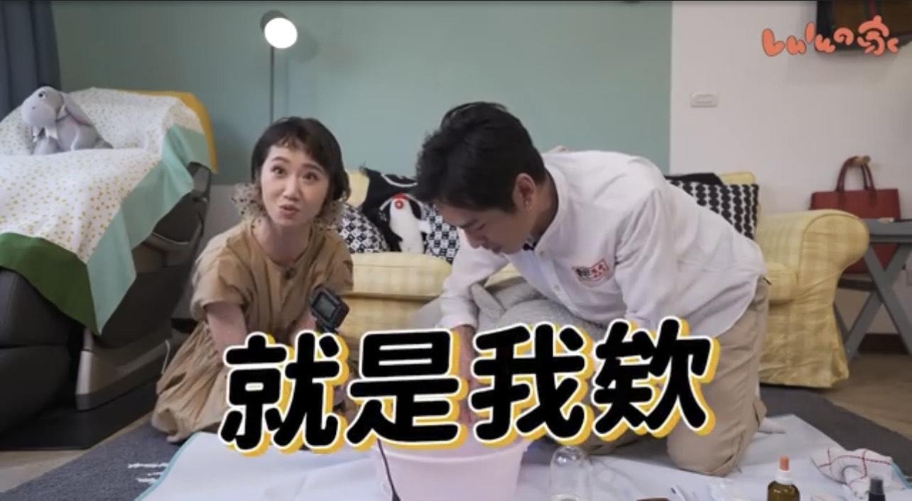 白色情人節當天，Lulu上傳了張瑞夫幫她洗大象娃娃的影片，兩人打情罵俏。（翻攝自自lulu臉書）