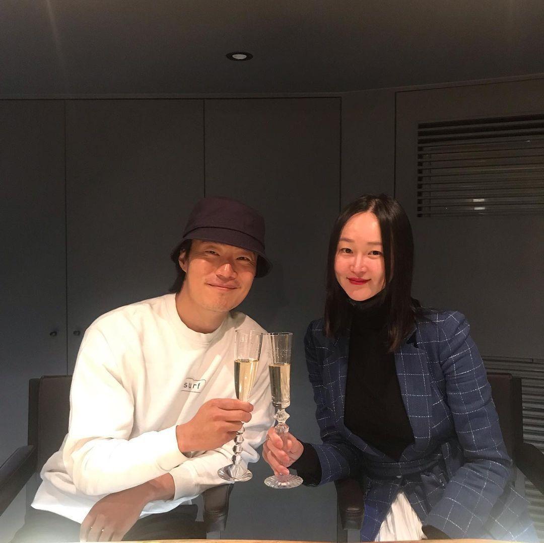 李惠貞(右)和演員李熙俊結婚5年,經常大方曬老公照片。(翻攝自李惠貞Instagram)