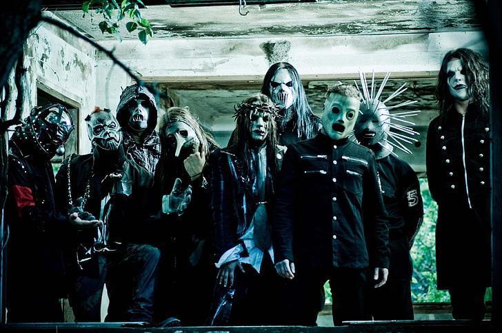 服裝風格非常駭人的滑結樂團。(翻攝slipknot IG)