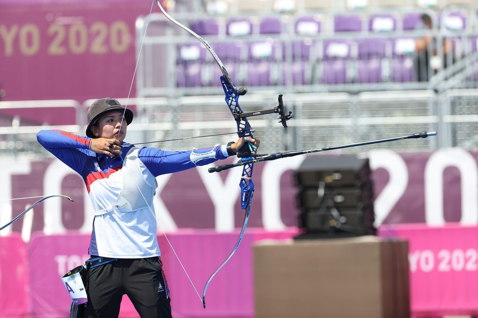 林佳恩是我國女子射箭隊中最後一位出場比64強賽的選手,終於替我國揚眉吐氣晉級。(翻攝自教育部臉書)
