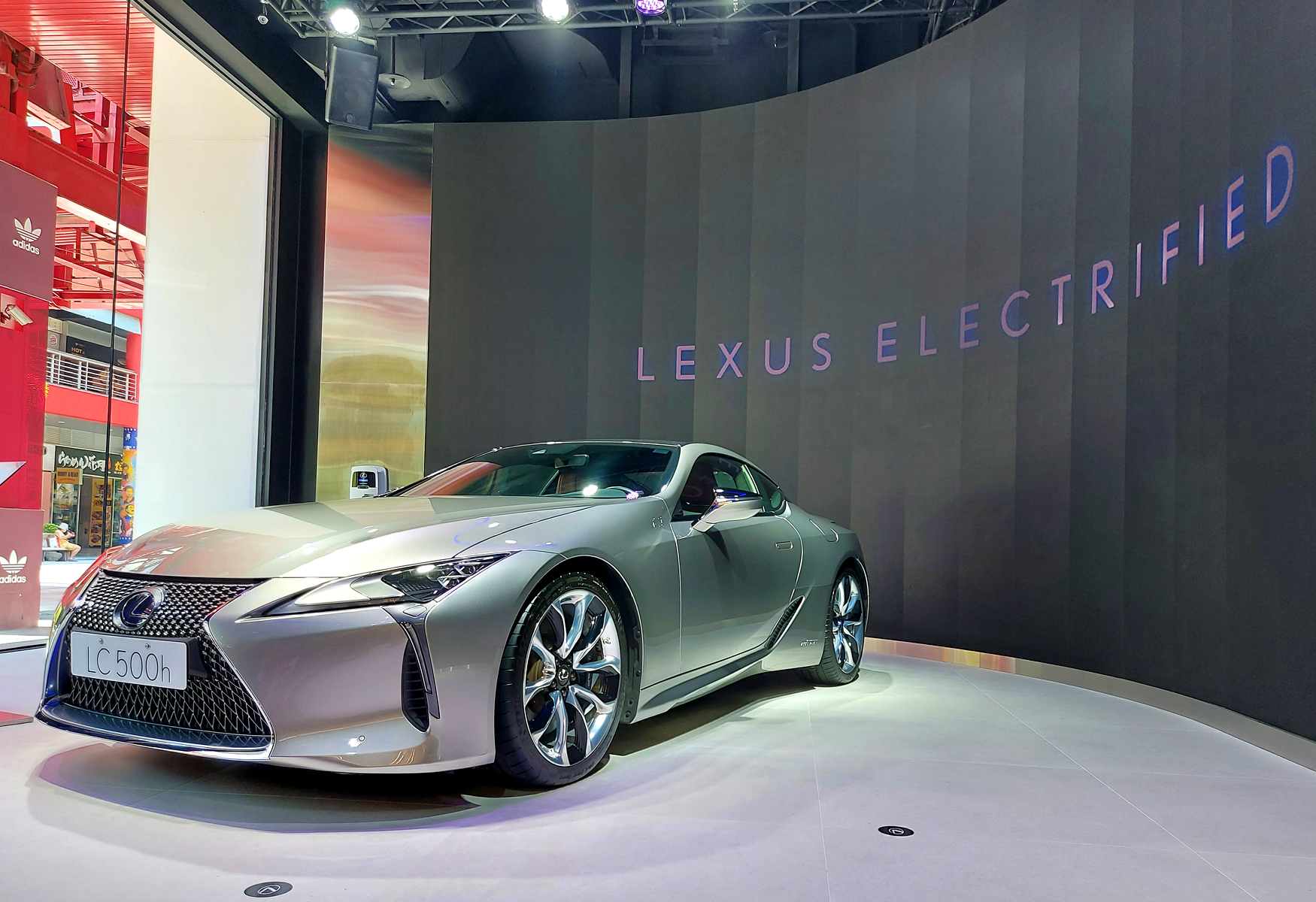 【理念推廣】描繪未來願景！LEXUS Electrified品牌概念店插旗信義精華區
