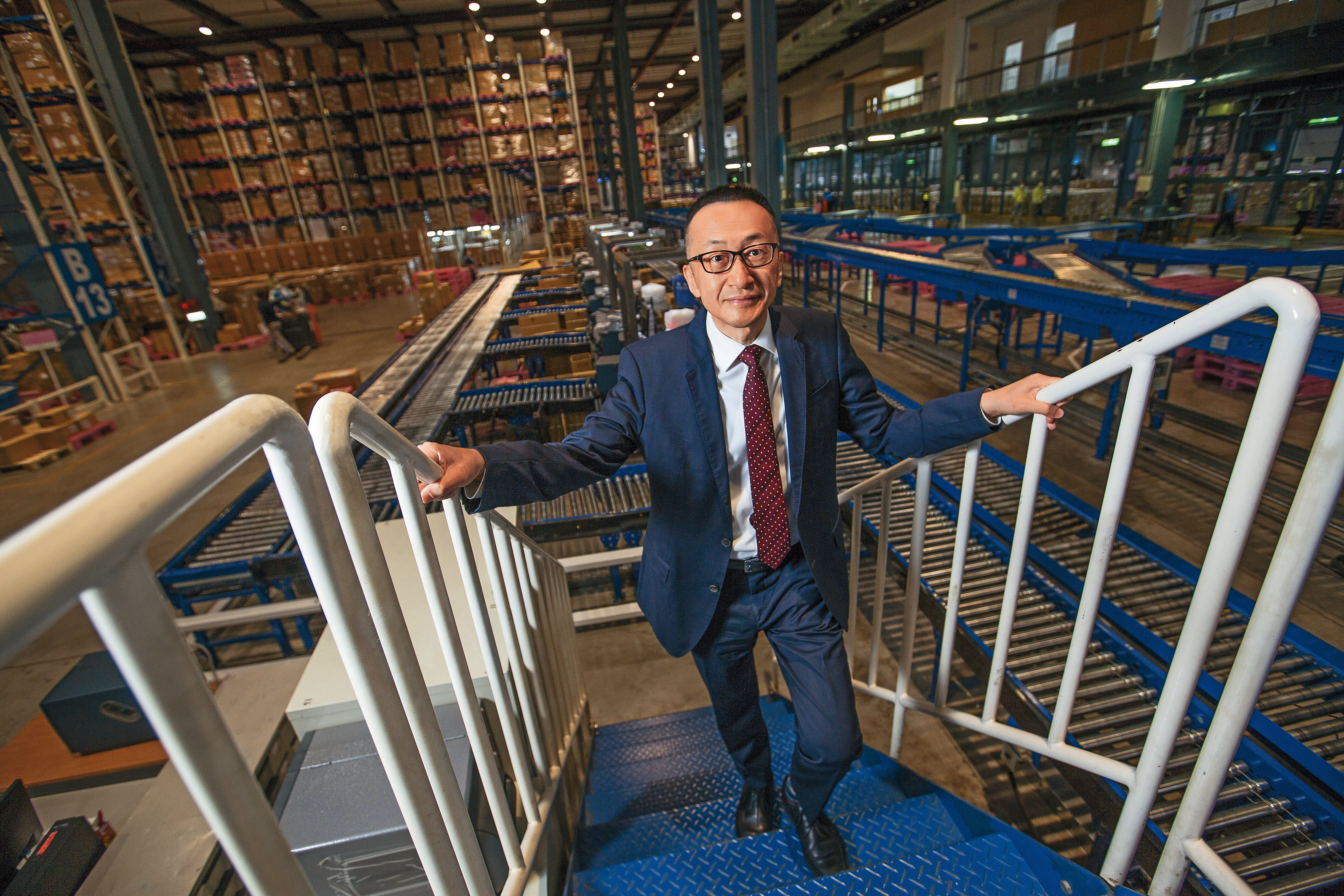 周志鴻領導的裕利醫藥台灣分公司，因具備低溫冷鏈與全程即時控溫技術，成為台灣儲藏配送COVID-19疫苗的主要服務商。