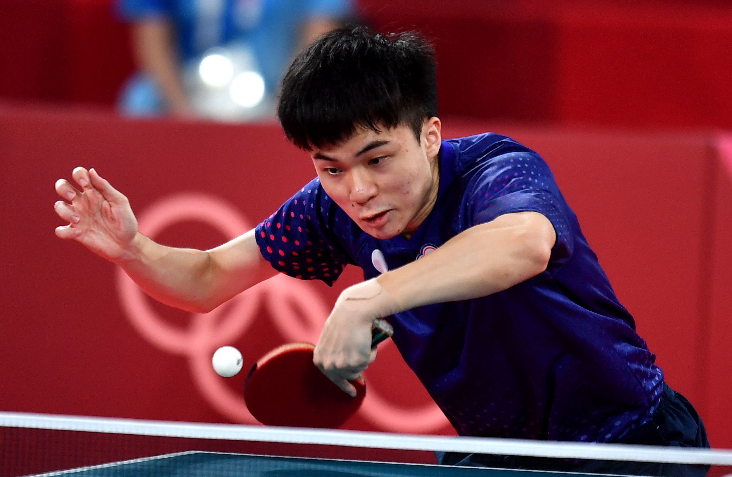 林昀儒今天（29日）對上世界球王中國選手樊振東，雙方激戰7局，最後以3比4飲恨落敗。（體育署提供）