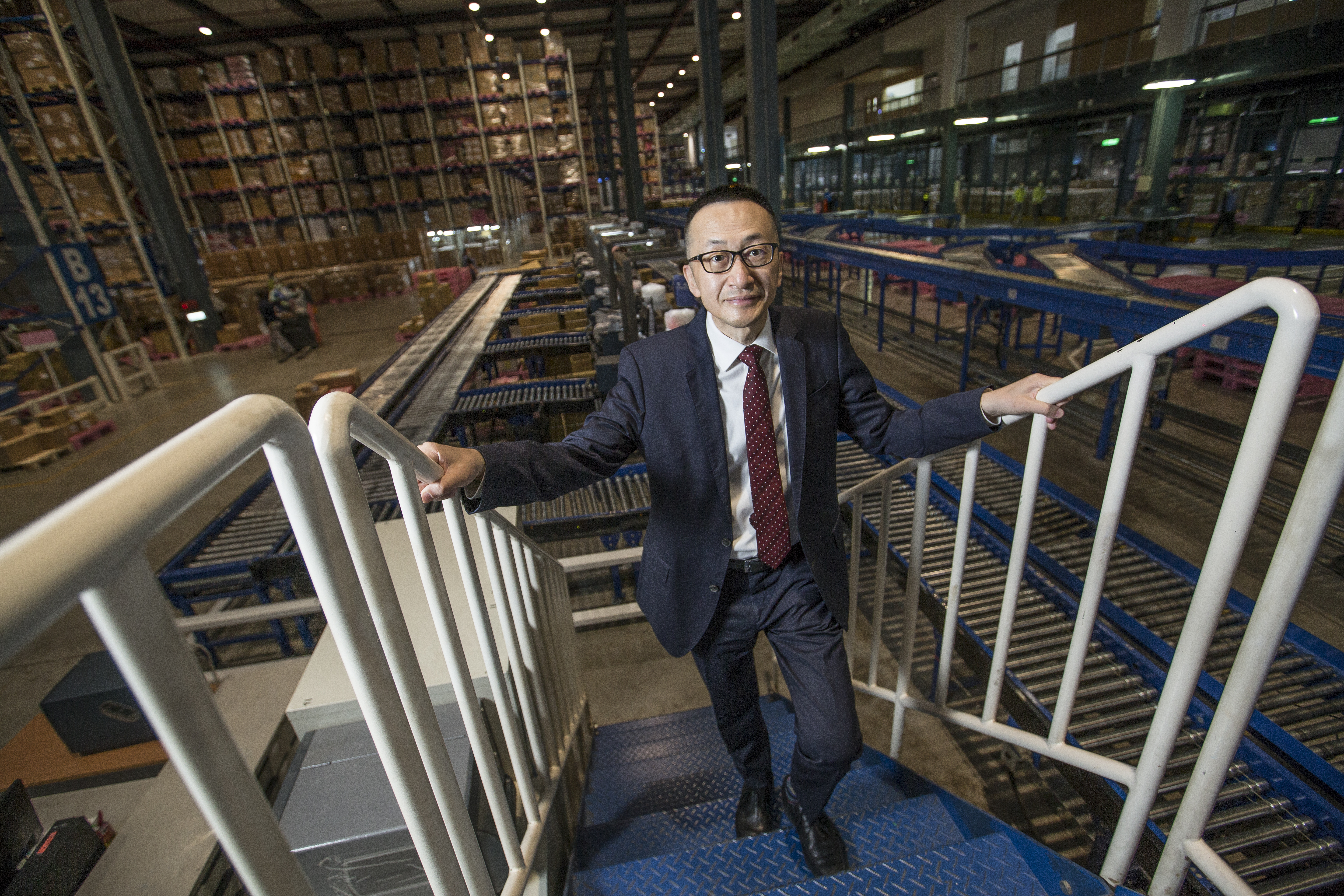 周志鴻並非醫藥科系出身，他畢業於台大森林系經營組，一路都在行銷領域工作。