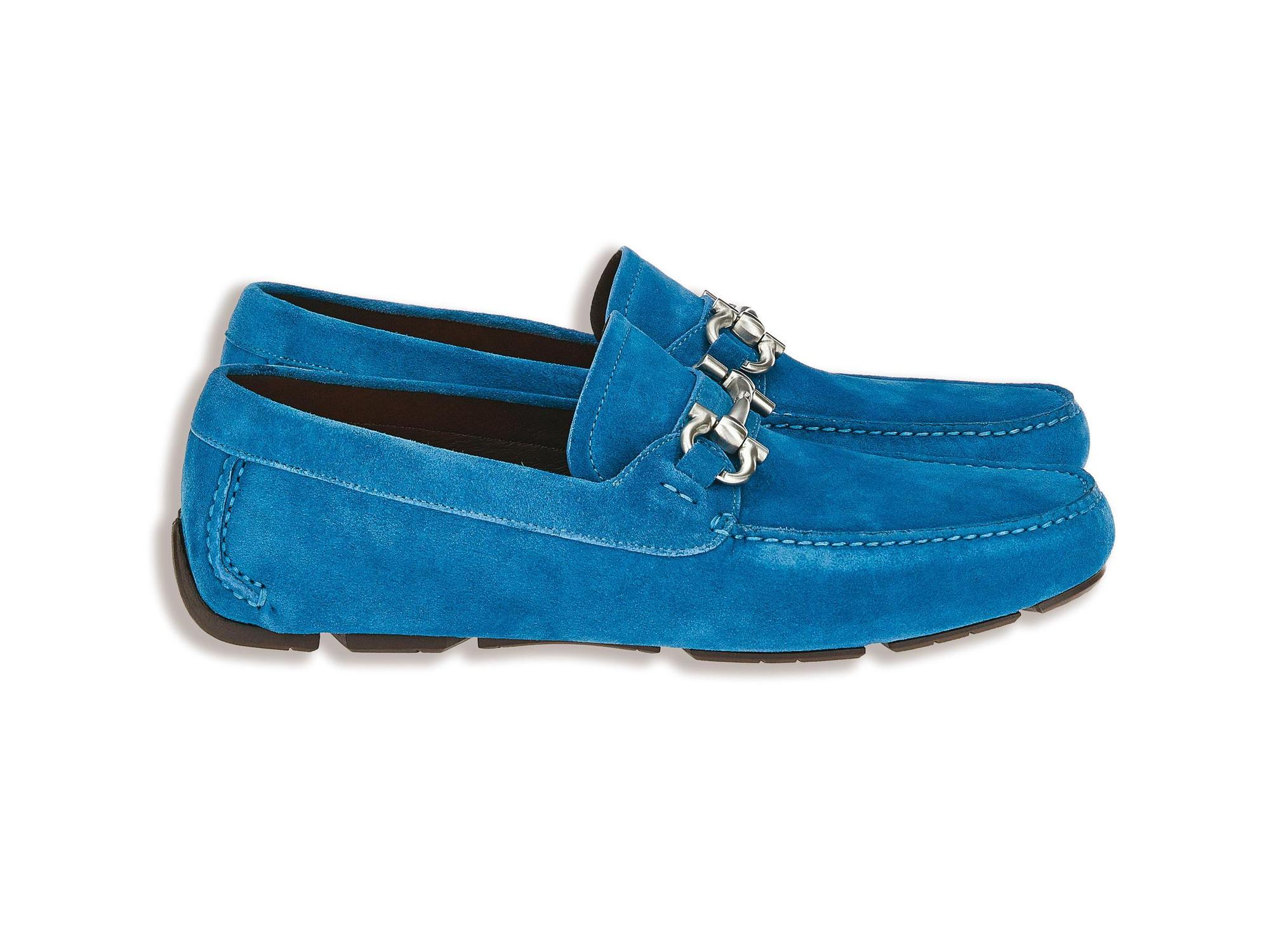 Driver藍色麂皮開車鞋，NT$24,900。（Salvatore  Ferragamo提供）