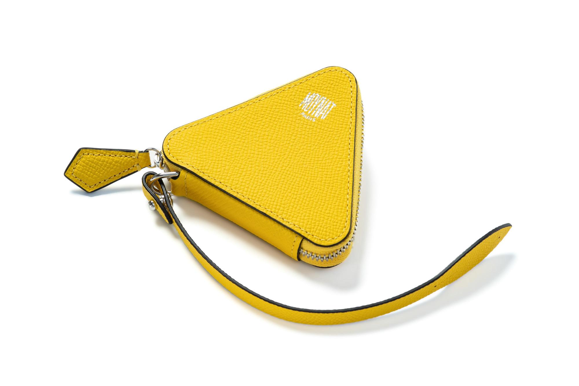 Zippy萊姆黃小包。NT13,100(MOYNAT)