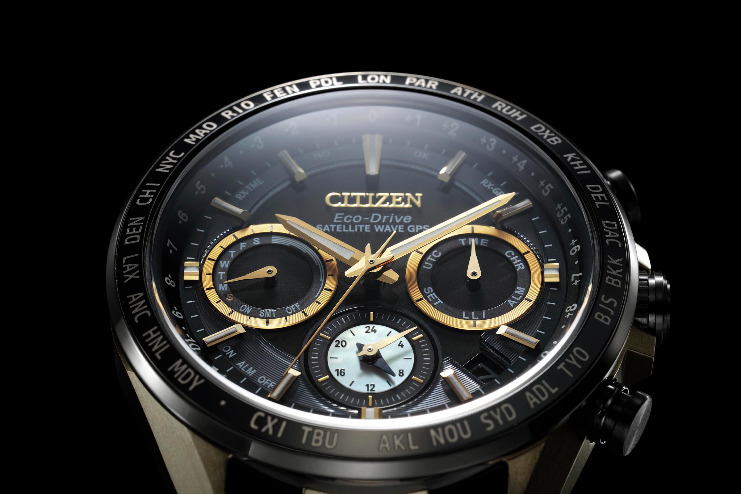 CITIZEN與HAKUTO-R月球探測計畫攜手合作，為此推出的旗艦聯名款CC4016-75E。