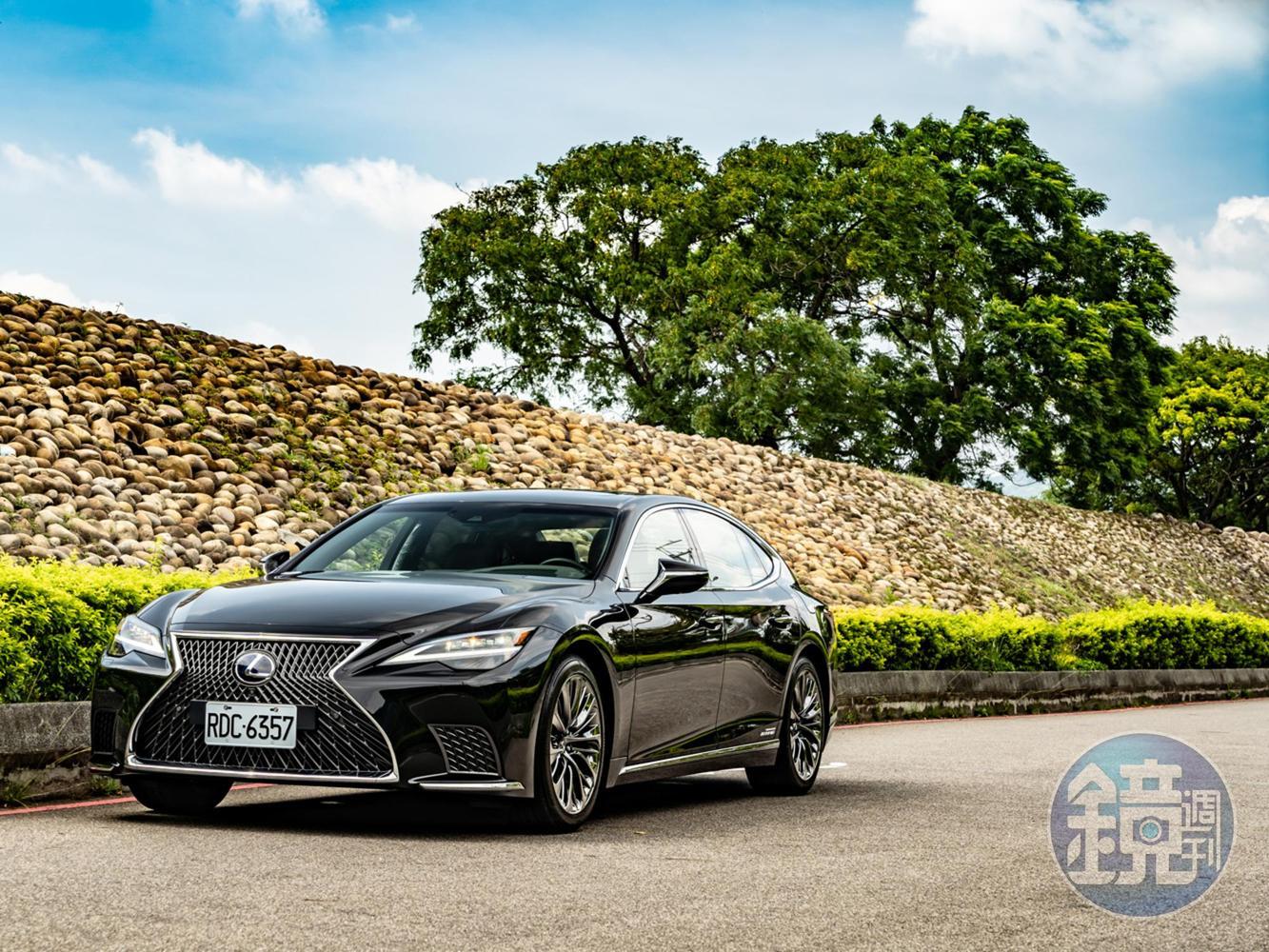 LEXUS LS 500h旗艦版