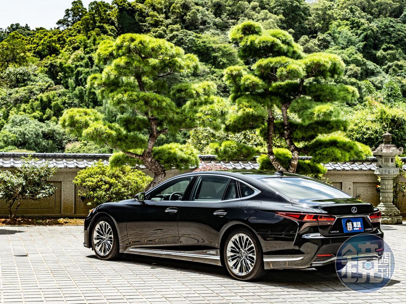 LEXUS LS 500h旗艦版
