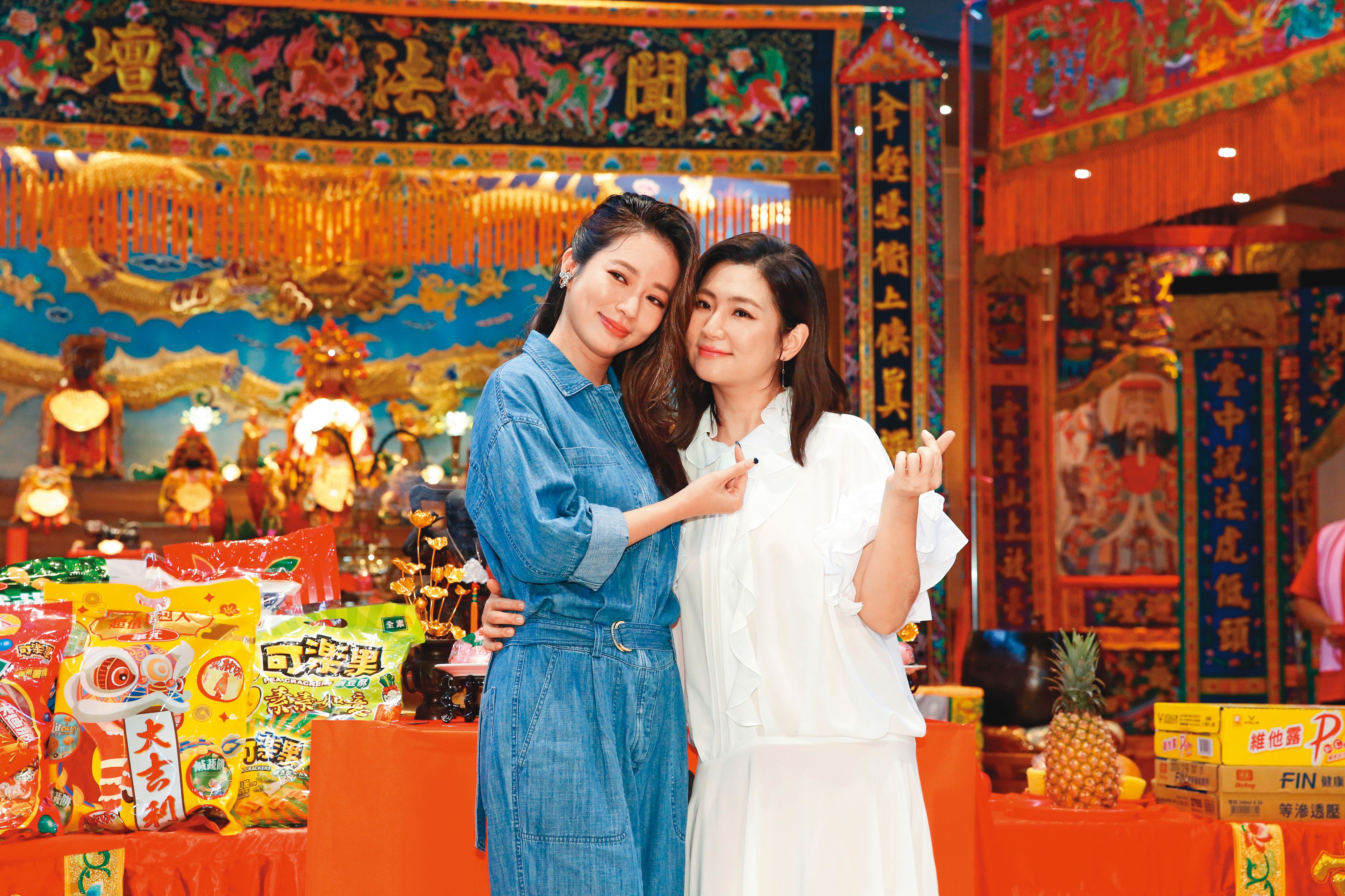 在《頭七》中,高宇蓁(左)與Selina(右)飾演一對姐妹花,雖然題材鎖定親情為主軸,但也有驚悚恐怖的劇情。