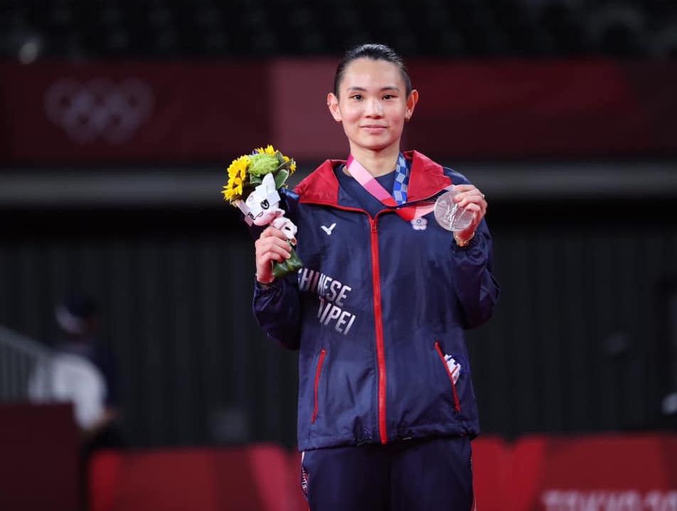 戴資穎奪下奧運羽球女單銀牌，令外界關注她之後的職業動向。（體育署提供）