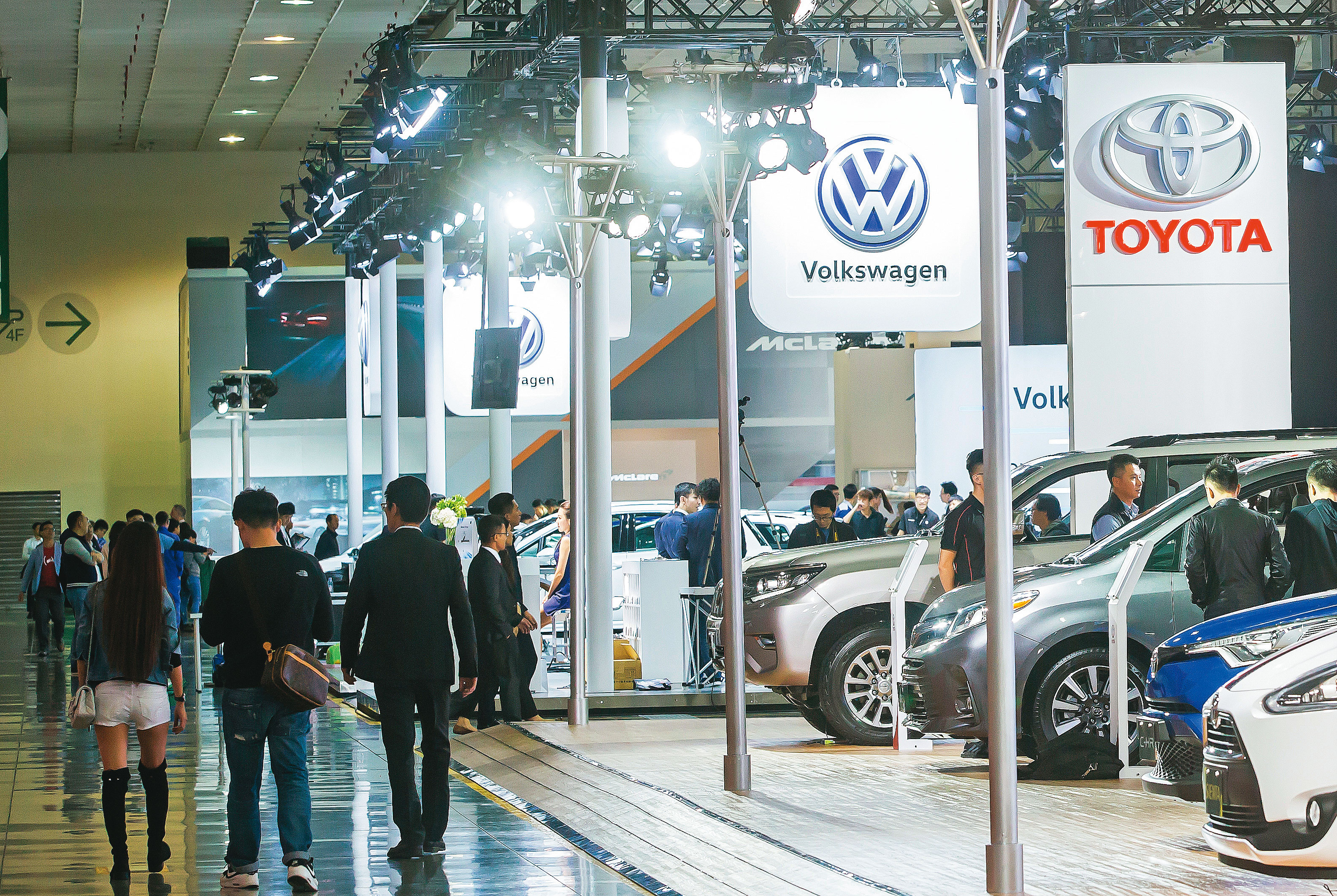 全球鬧晶片荒，各大車廠聯手各國政府祭優惠條件，爭取台積電海外設廠。