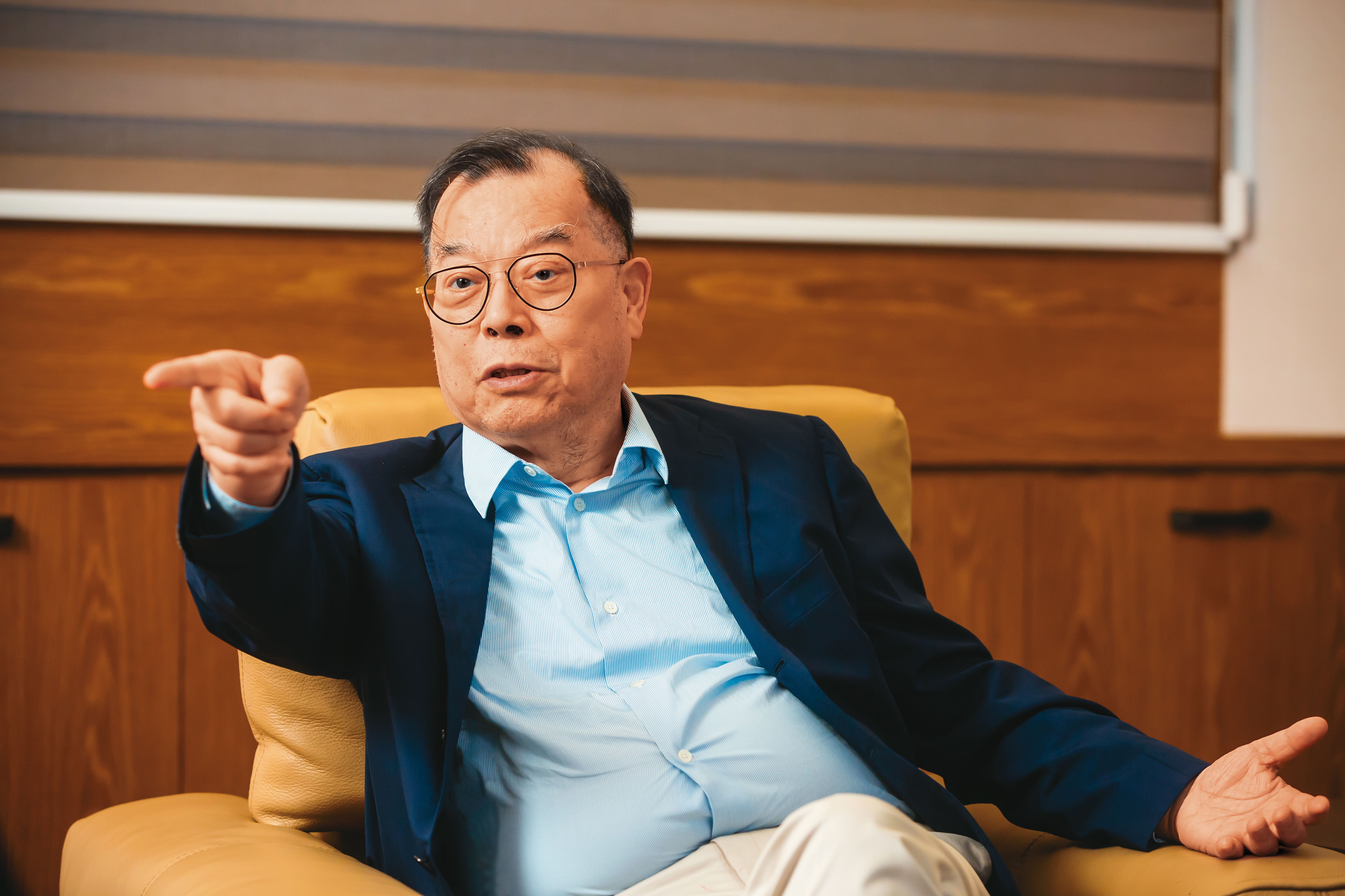 黃崇仁創電動車協會，誓言領軍電子業搶食汽車零件大餅。