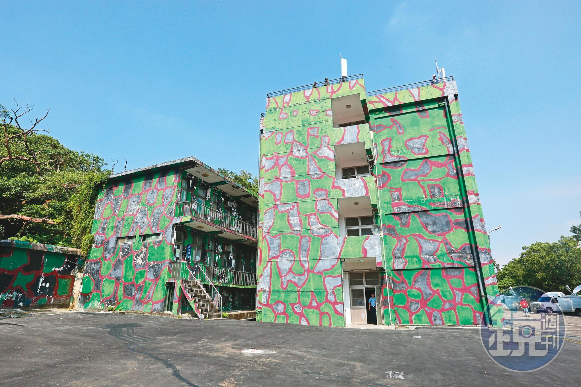 空軍作戰指揮部隱身台北公館地區蟾蜍山旁,內藏高科技監控設備,掌握共機起降,確保台海安全。