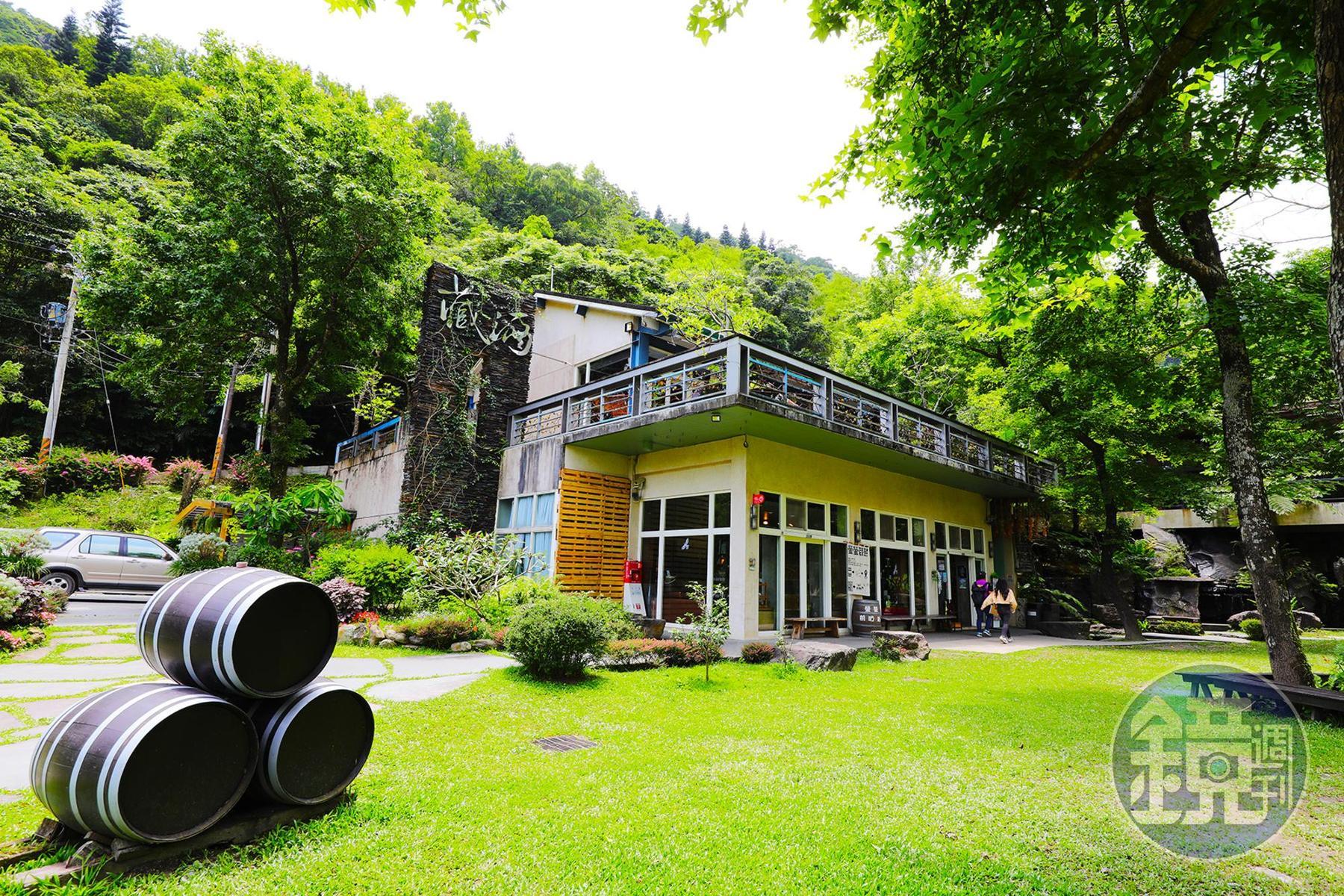 注重生態的「藏酒酒莊」， 每年4至5月是觀賞螢火蟲的熱門景點。