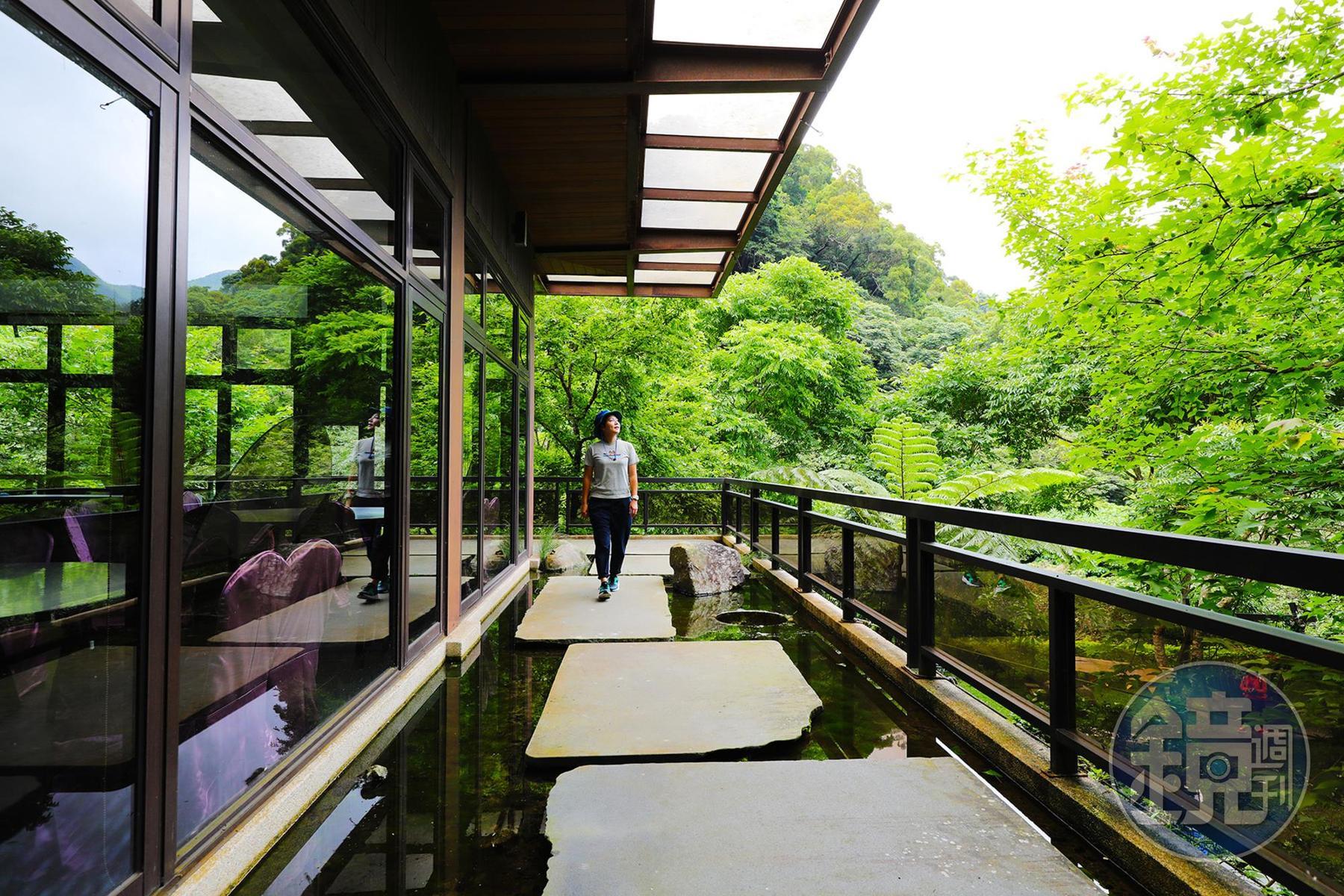 餐廳2樓戶外還有庭園造景。