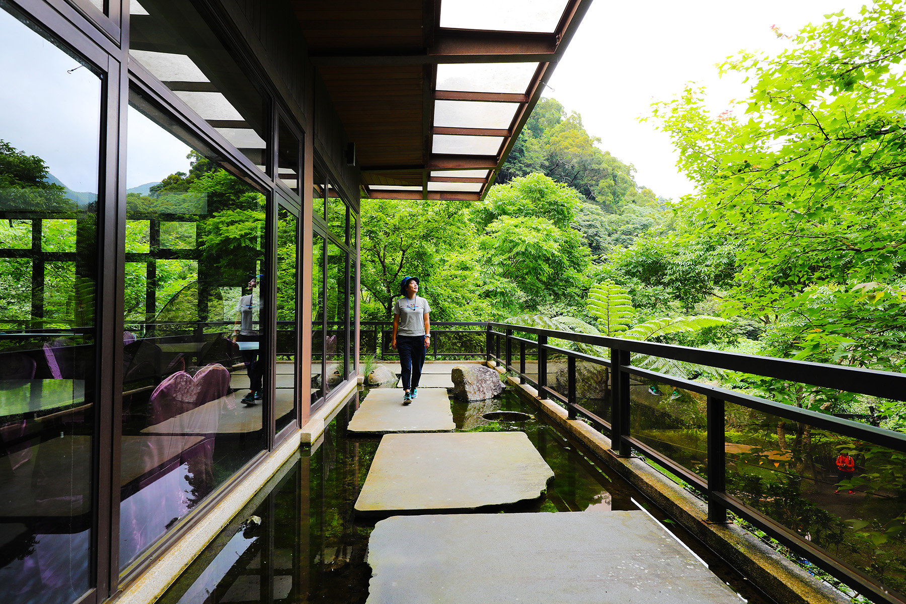 餐廳2樓戶外還有庭園造景。