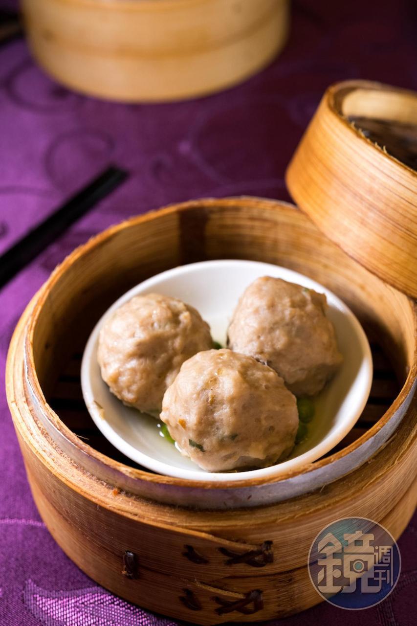 「牛肉丸」彈滑個頭大。(80元/份)
