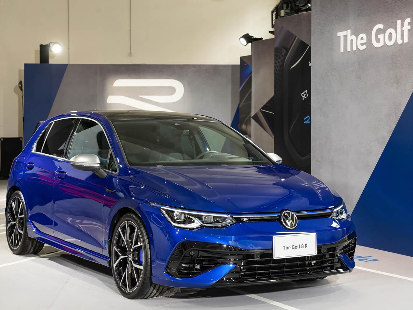 全新第八代Golf的性能Ｒ版，一共有掀背車和旅行車兩種版本，售價分別為195.8萬以及202.8萬。