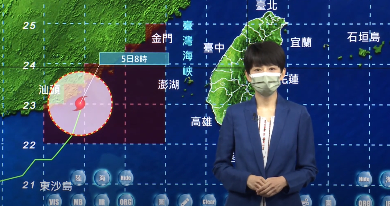 氣象局技正羅雅伊說明颱風盧碧發展情況。（翻攝自氣象局YouTube）