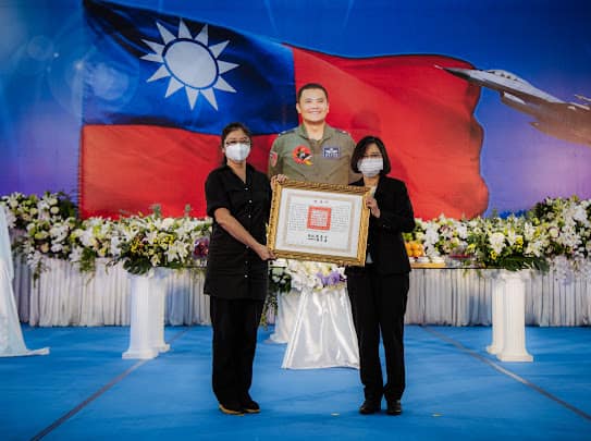 殉職飛官蔣正志的告別式在7月31日舉行。(翻攝自中華民國空軍臉書)