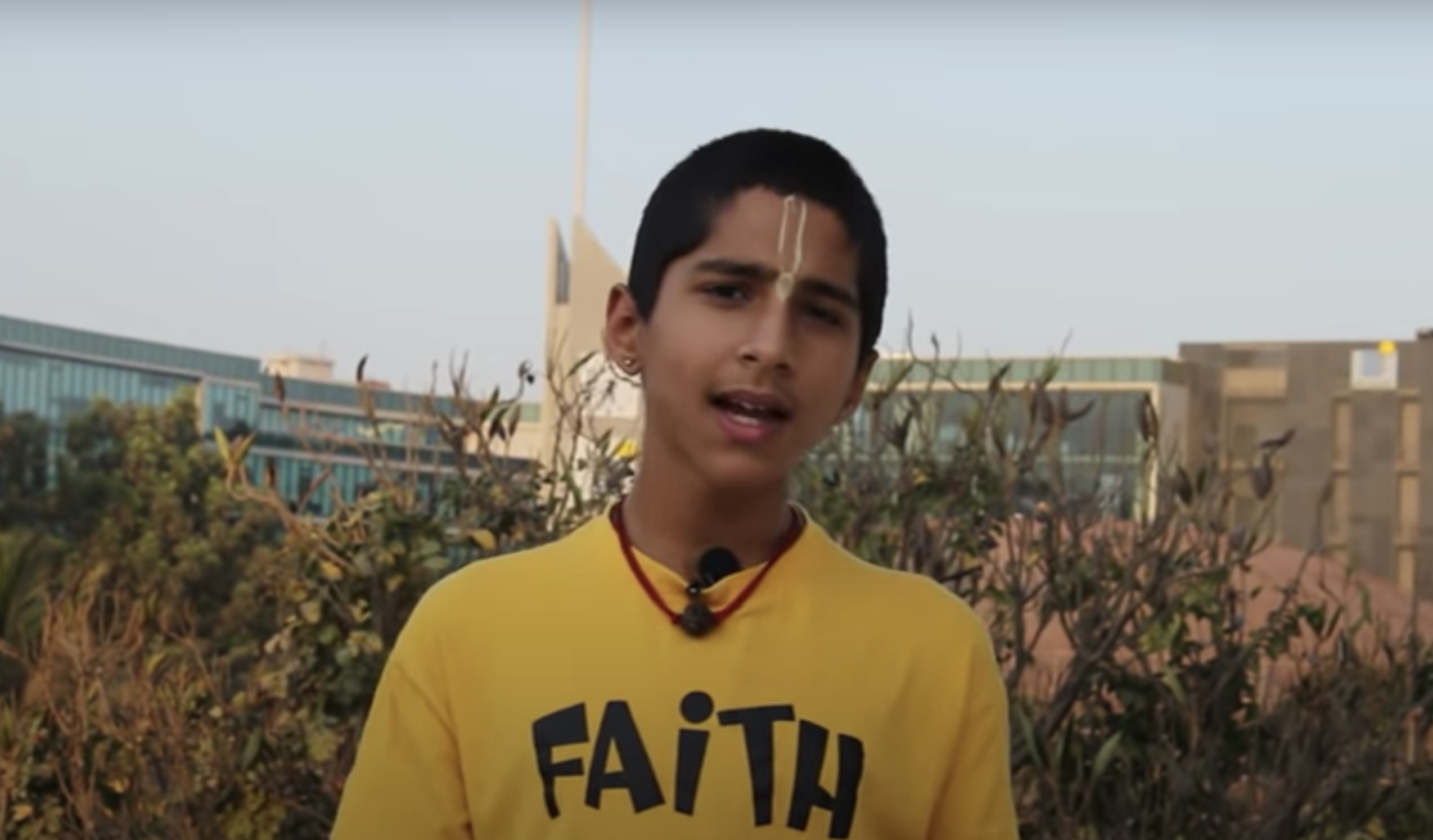 「印度神童」阿南德曾多次精準預言新冠疫情趨勢，引起廣大網友關注。（翻攝自 consciece YouTube）