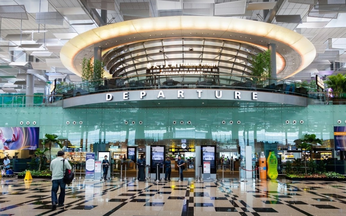 新加坡宣布，只要出發前21天都待在台灣的旅客，PCR採檢陰性可免隔離即能自由活動；圖為新加坡樟宜機場。（翻攝自Google Maps）