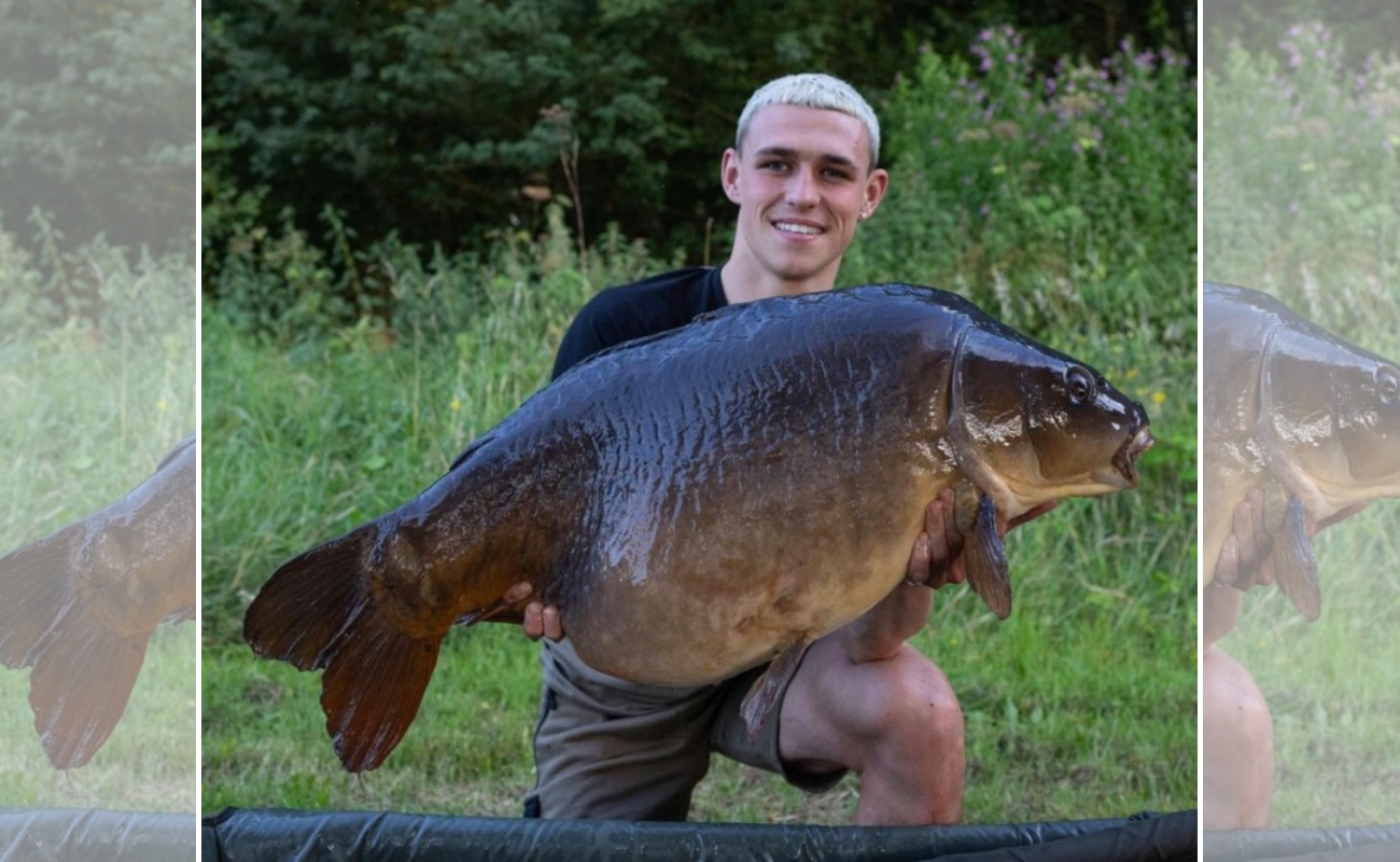 菲爾在當地家鄉釣到20公斤的大鯉魚。（翻攝Alfie Willingale臉書）