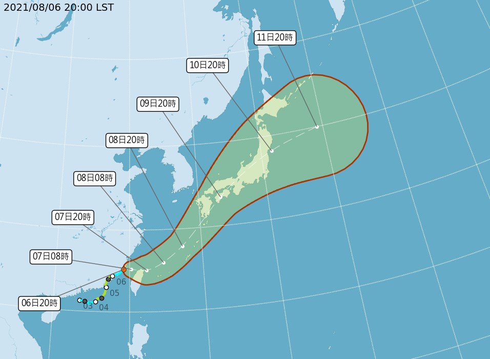 根據氣象局觀測，颱風盧碧減弱的熱帶性低氣壓（TD11）6日晚8時的中心位置在金門東北方100公里上，外圍環流引進西南氣流，為苗栗以南地區帶來顯著降雨。（翻攝中央氣象局官網）