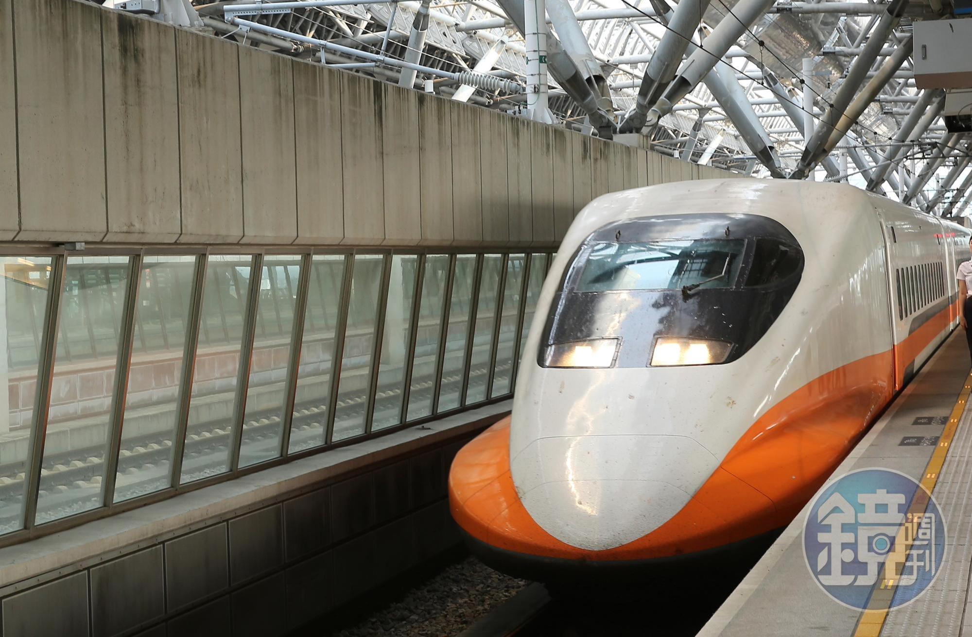 苗栗路段7日上午受大雨造成邊坡落石影響，導致入侵偵測告警作動。（本刊資料照）