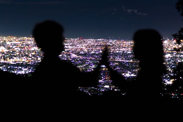 一名女子與陷入熱戀半年驚覺自己誤淪小三，憤而對男子提告。（示意圖，Photo Ac）