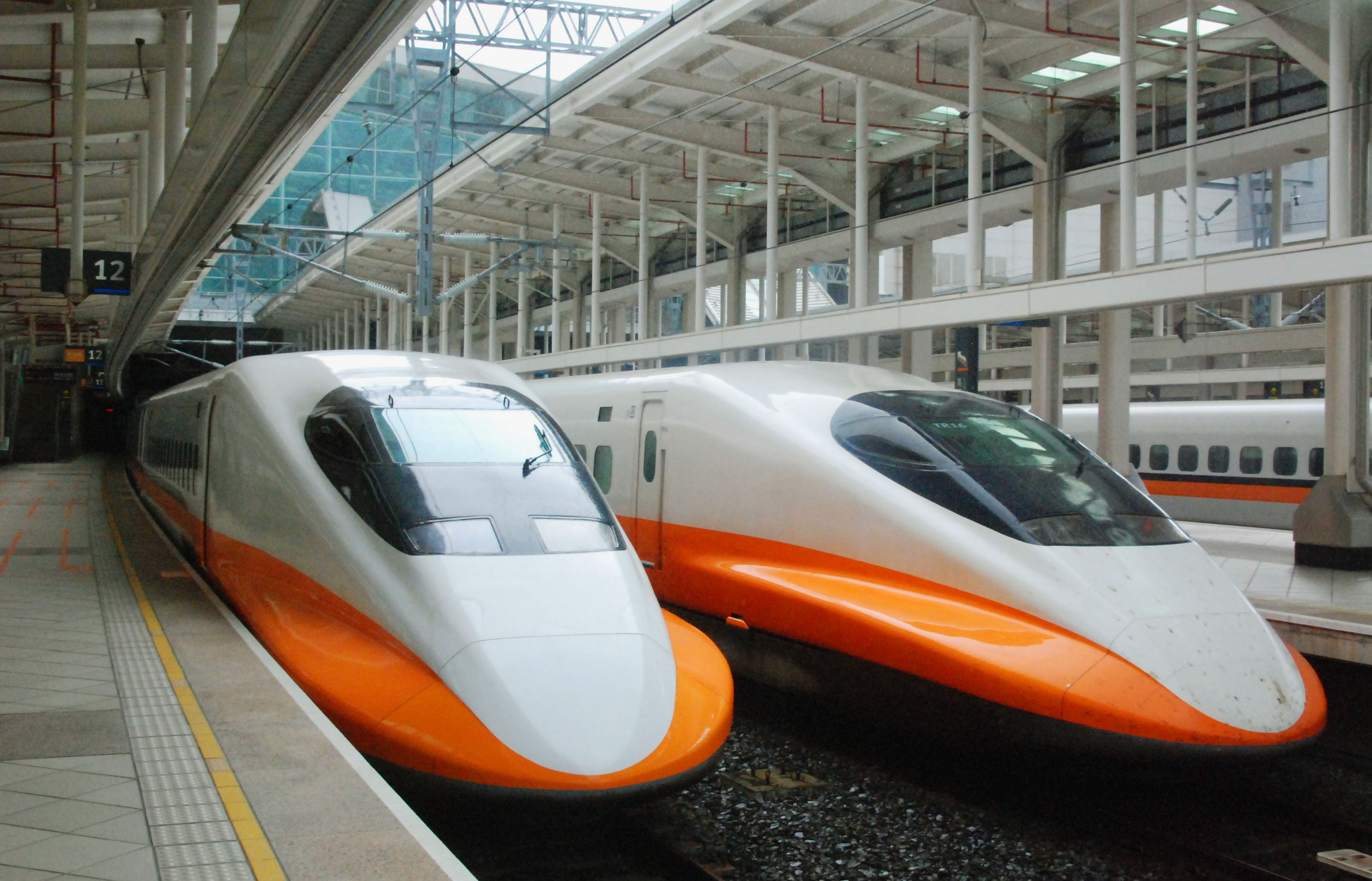 高鐵昨日因受到大雨影響，苗栗至台中路段停駛。（東方IC）