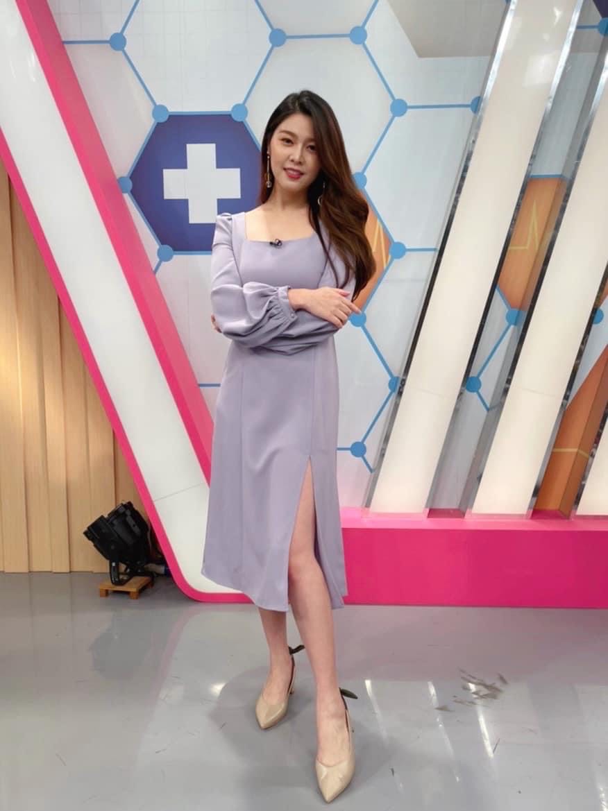 37歲的白家綺，已經是4個孩子的媽，但身材保持依舊。（翻攝自白家綺臉書）